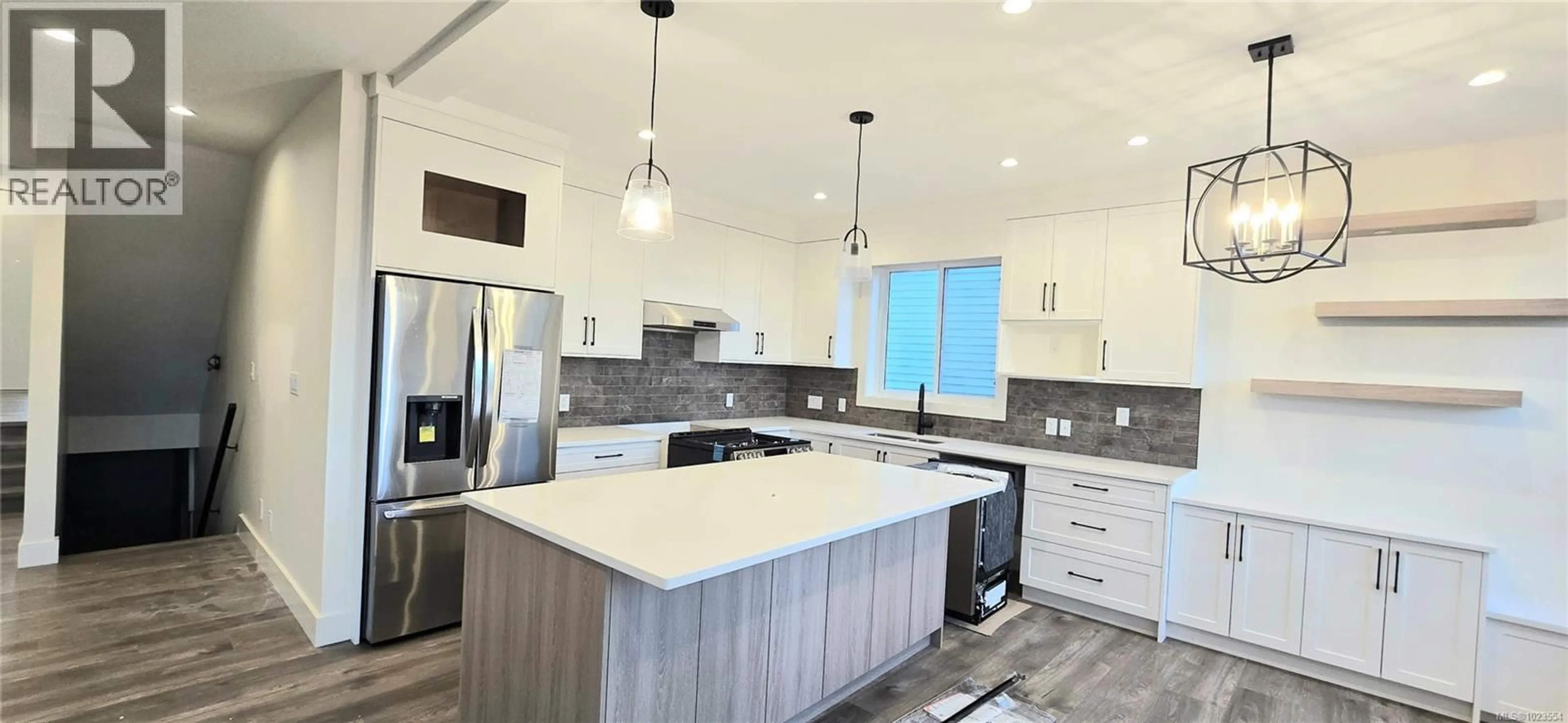 Open concept kitchen, ceramic/tile floor for 909 HARBOUR VIEW STREET, Nanaimo British Columbia V9R4V4