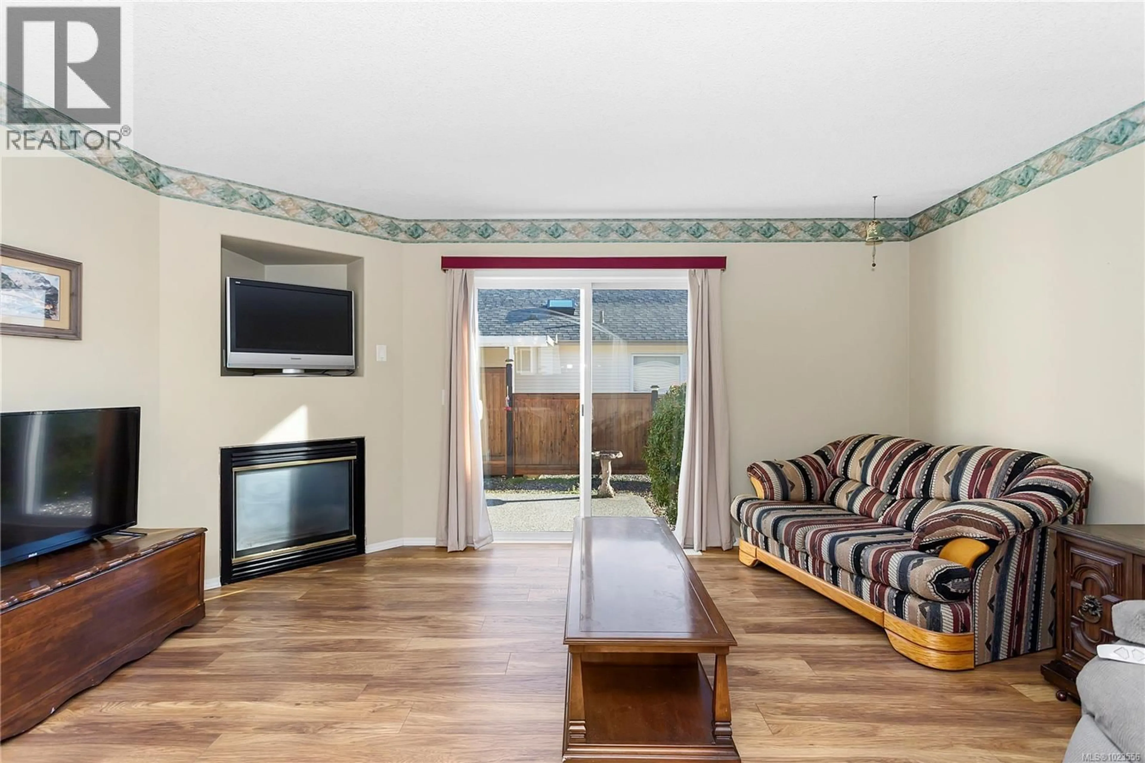 Living room with furniture, unknown for 3951 VALEWOOD DRIVE, Nanaimo British Columbia V9T6B9