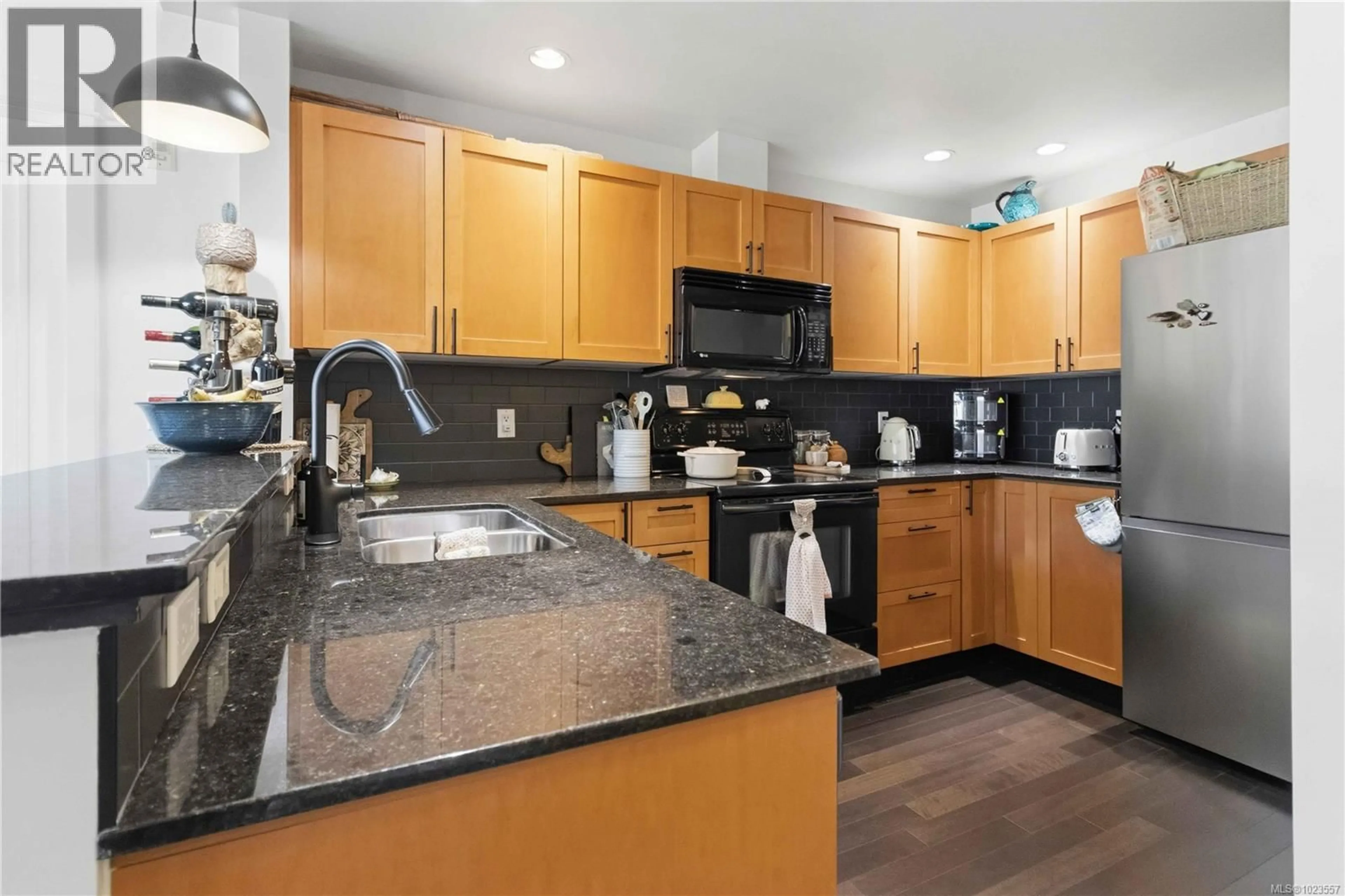 Standard kitchen, unknown for 303 - 627 BROOKSIDE ROAD, Colwood British Columbia V9C0C3