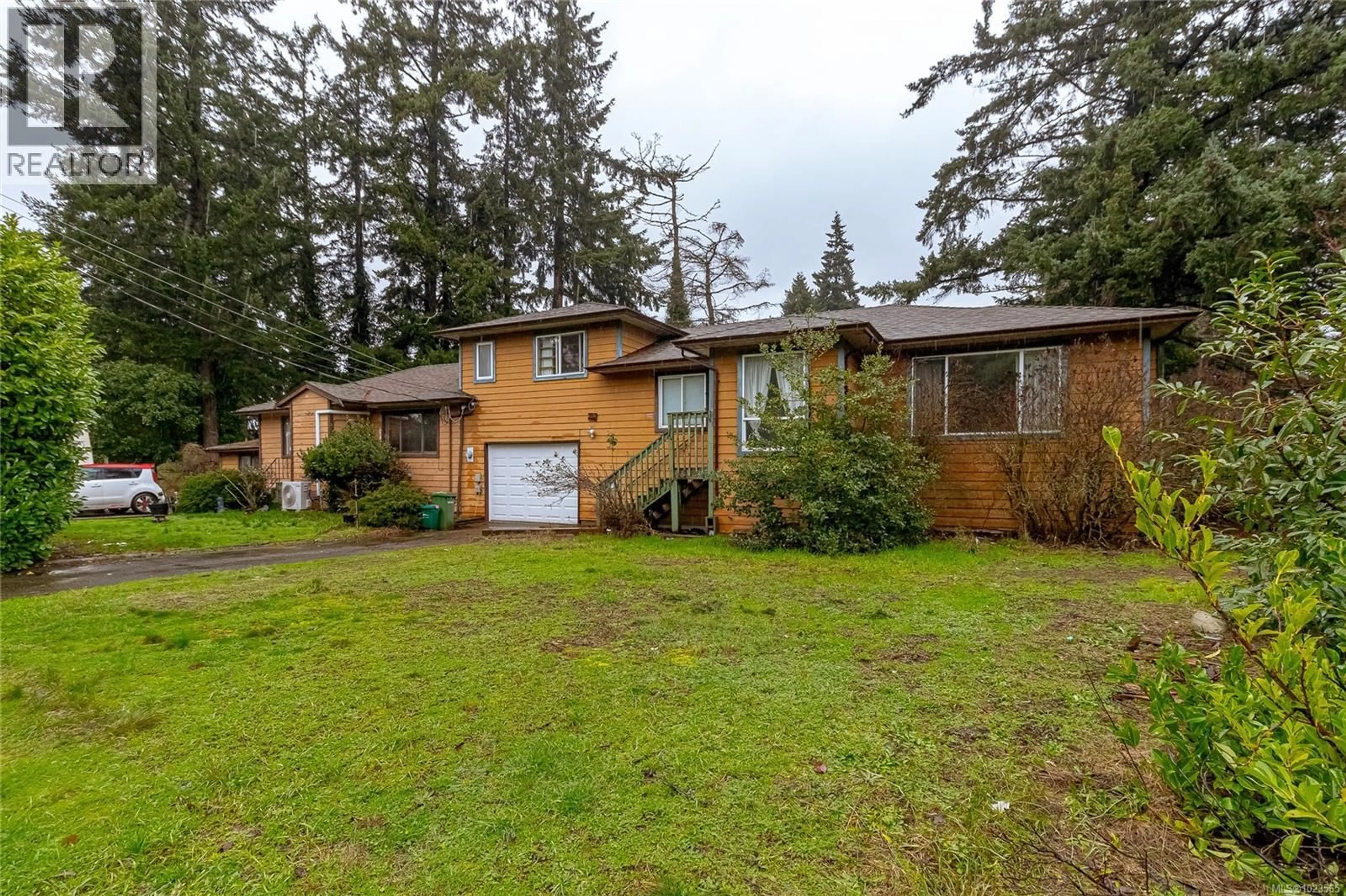 A pic from outside/outdoor area/front of a property/back of a property/a pic from drone, street for A - 706 DONOVAN AVENUE, Colwood British Columbia V9B2A3