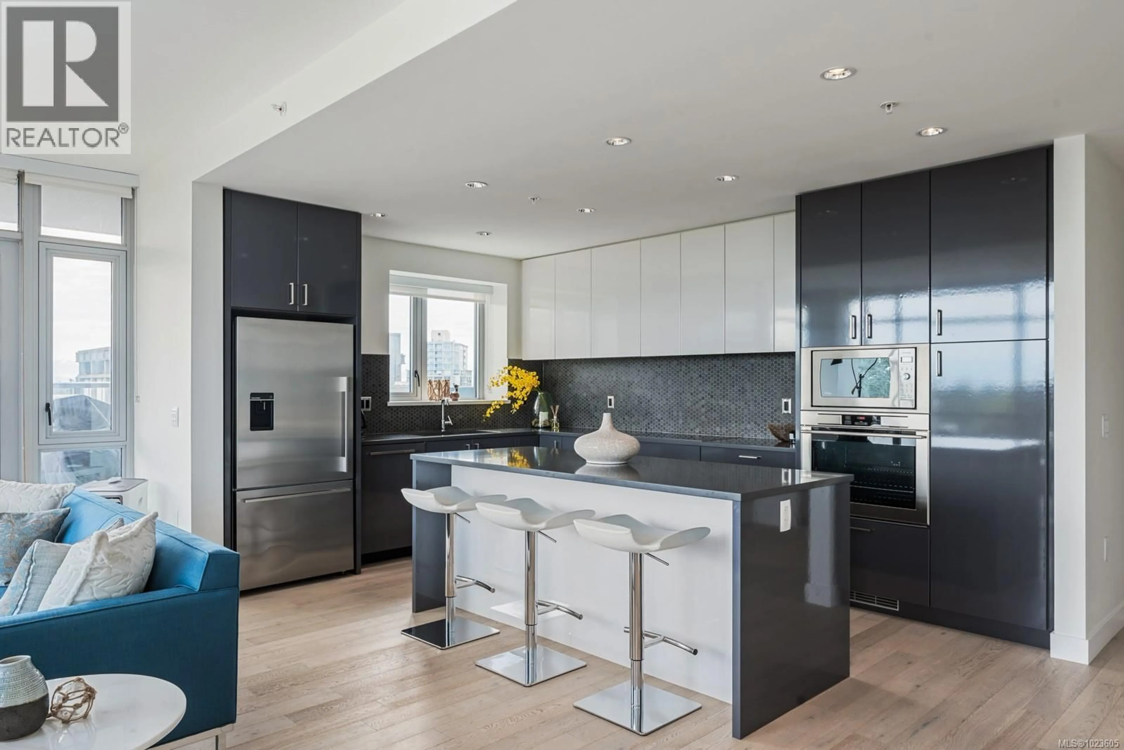 Contemporary kitchen, unknown for 904 - 838 BROUGHTON STREET, Victoria British Columbia V8W1E4