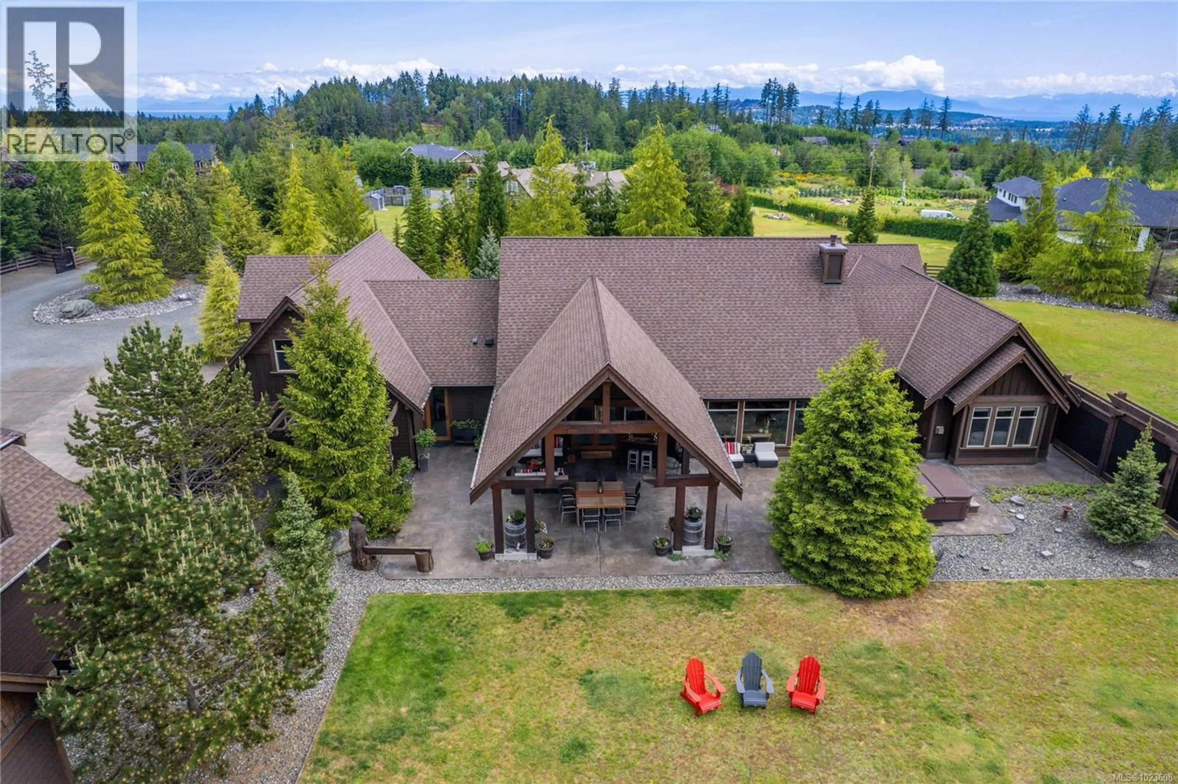 A pic from outside/outdoor area/front of a property/back of a property/a pic from drone, mountain view for 3237 RIDGEVIEW PLACE, Nanaimo British Columbia V9R7C7