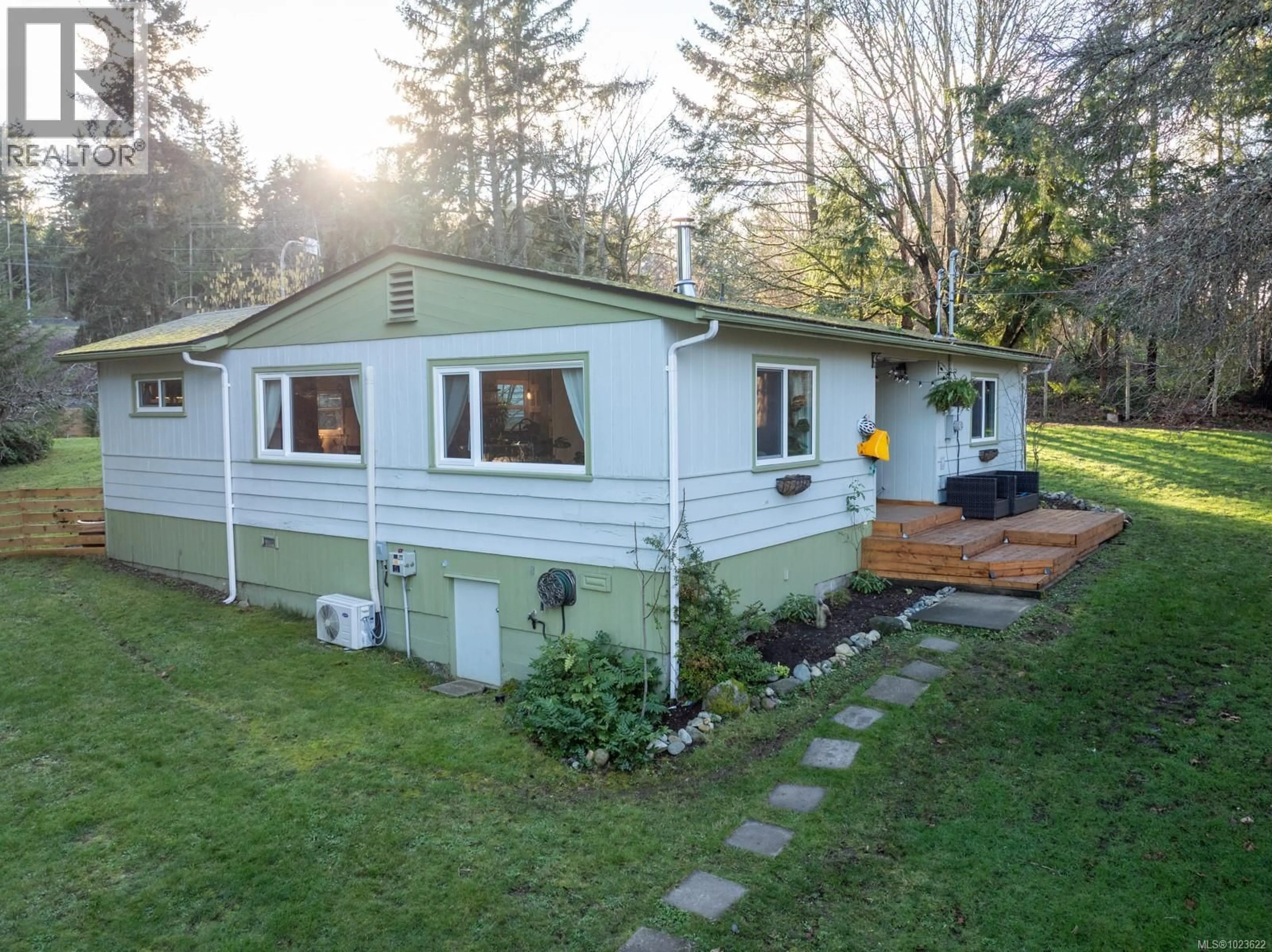 A pic from outside/outdoor area/front of a property/back of a property/a pic from drone, unknown for 696 FRAYNE ROAD, Mill Bay British Columbia V0R2P4