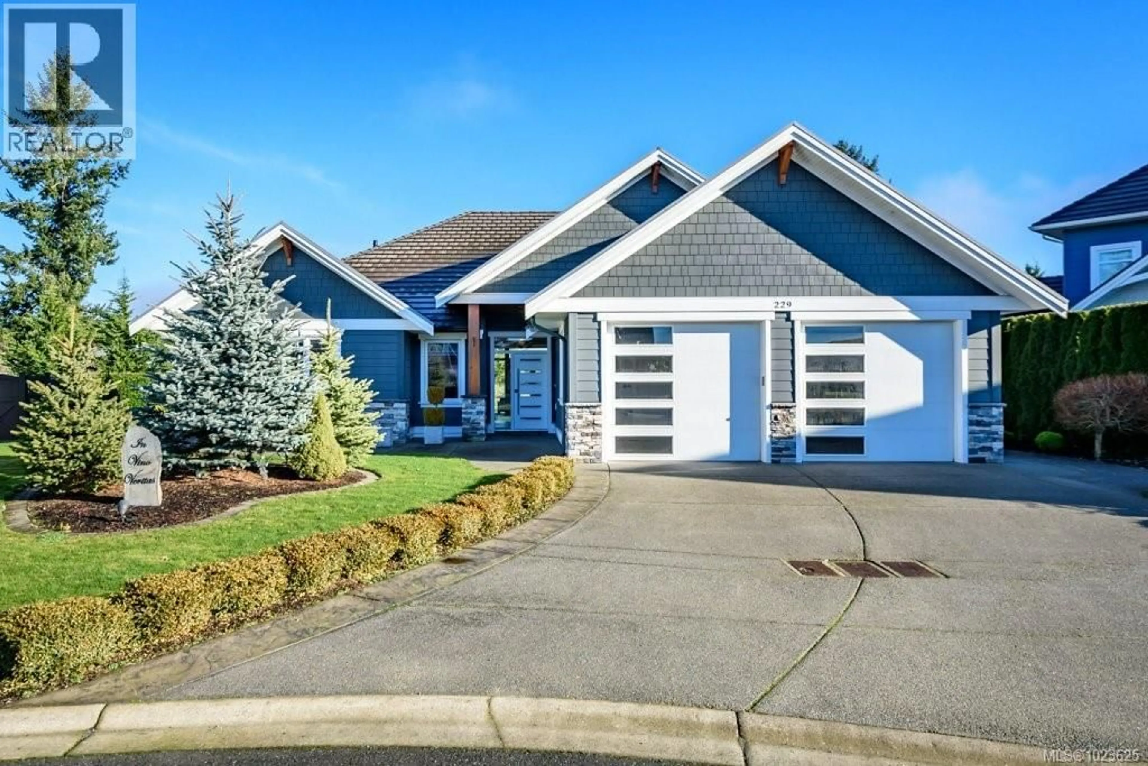 Home with vinyl exterior material, street for 229 - 1290 CROWN ISLE DRIVE, Courtenay British Columbia V9N0B8