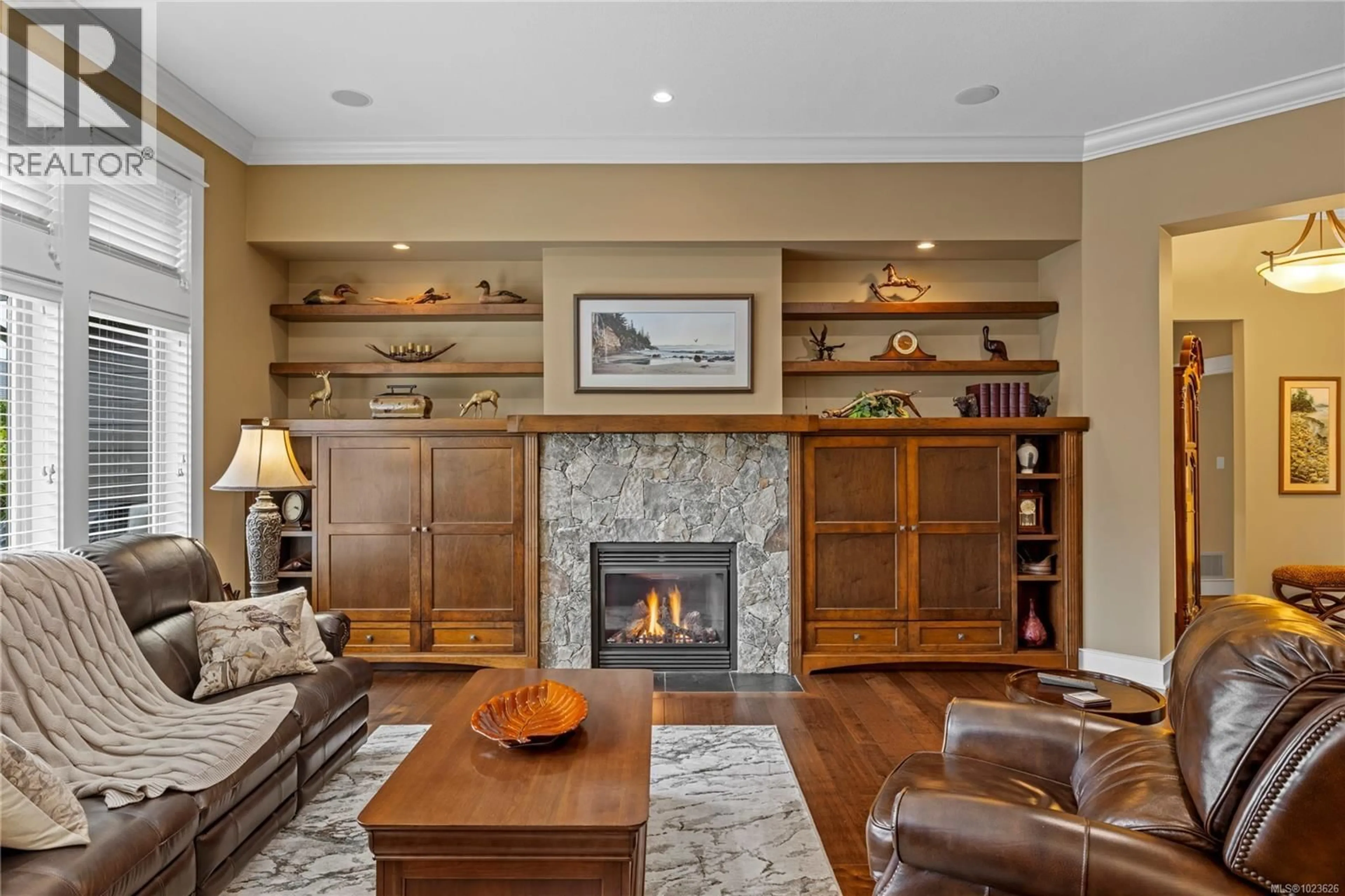 Living room with furniture, unknown for 515 EAGLEWOOD COURT, Qualicum Beach British Columbia V9K0A3