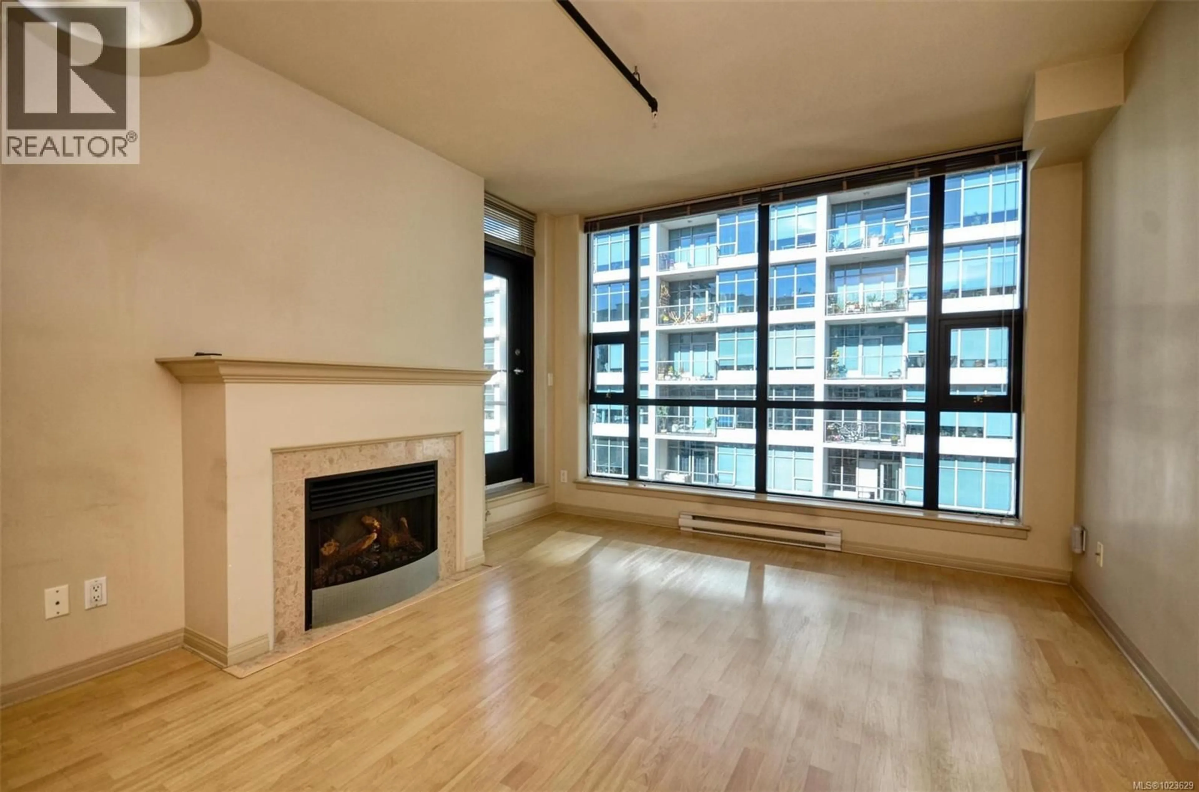 A pic of a room for 601 - 860 VIEW STREET, Victoria British Columbia V8W3Z8