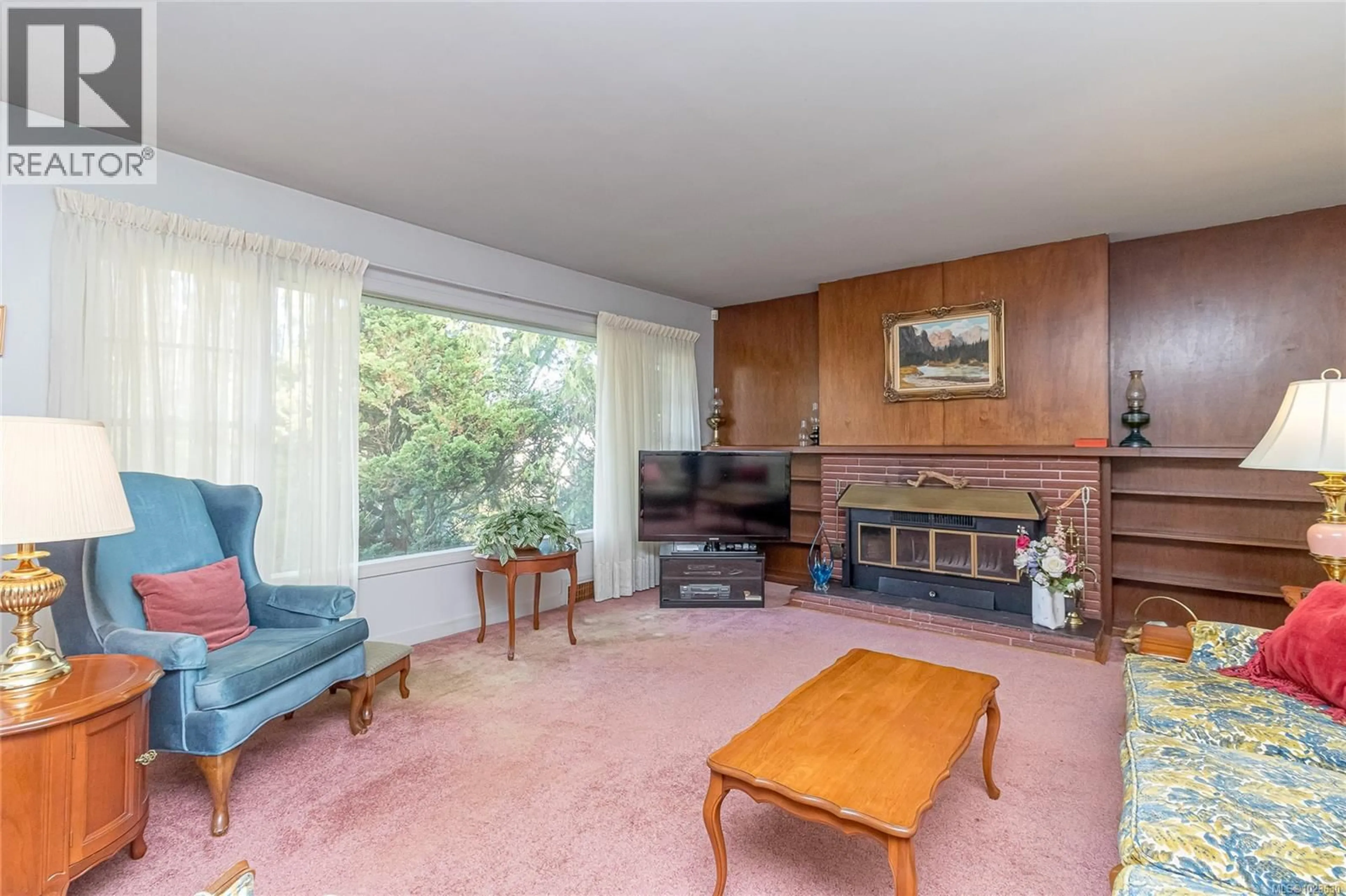 Living room with furniture, unknown for 2857 PHILIP STREET, Duncan British Columbia V9L2A5