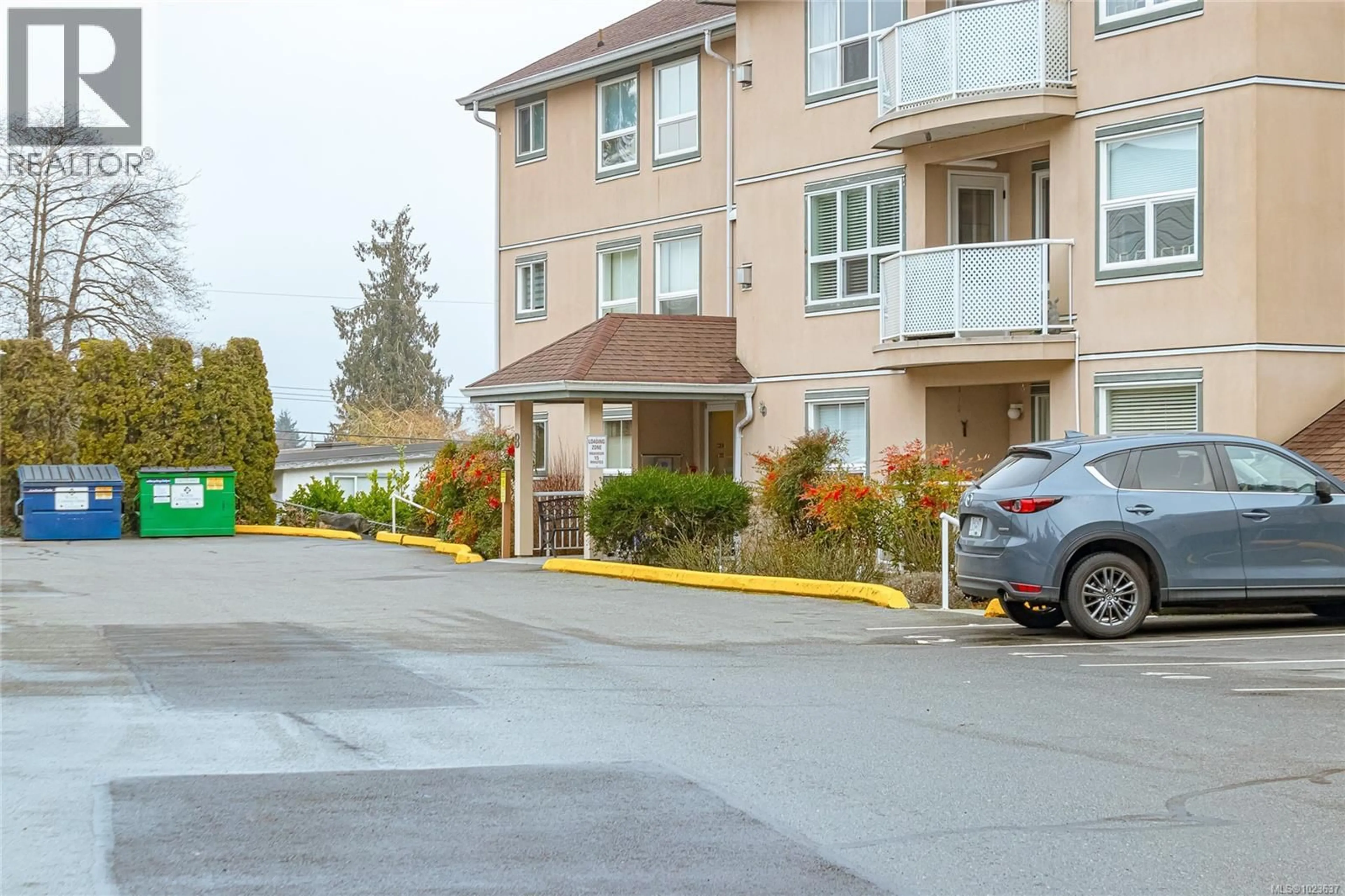 Patio, street for 305B - 3000 OAK STREET, Chemainus British Columbia V0R1K1