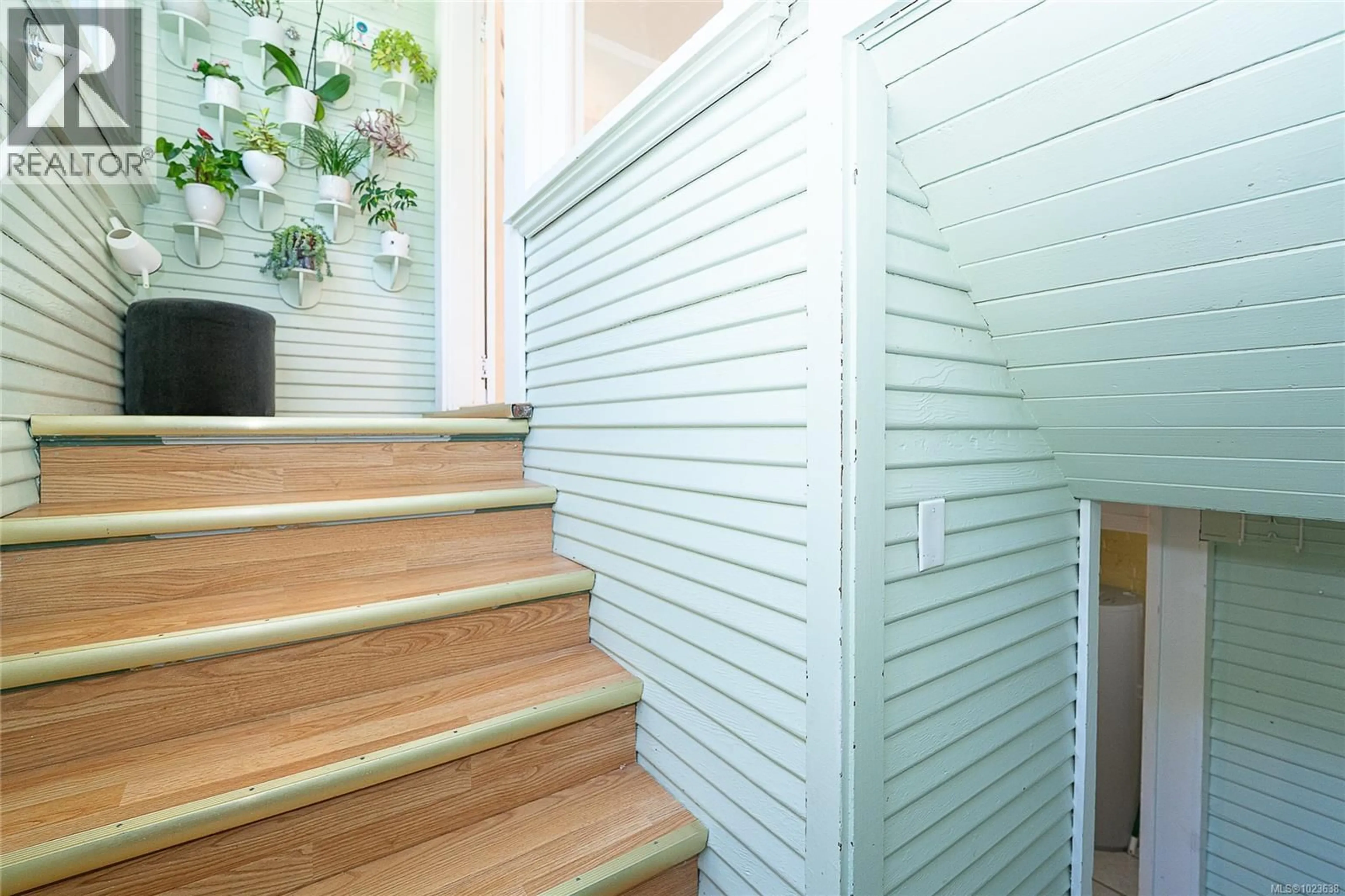 Unknown for 3275 WASCANA STREET, Saanich British Columbia V8Z3T7