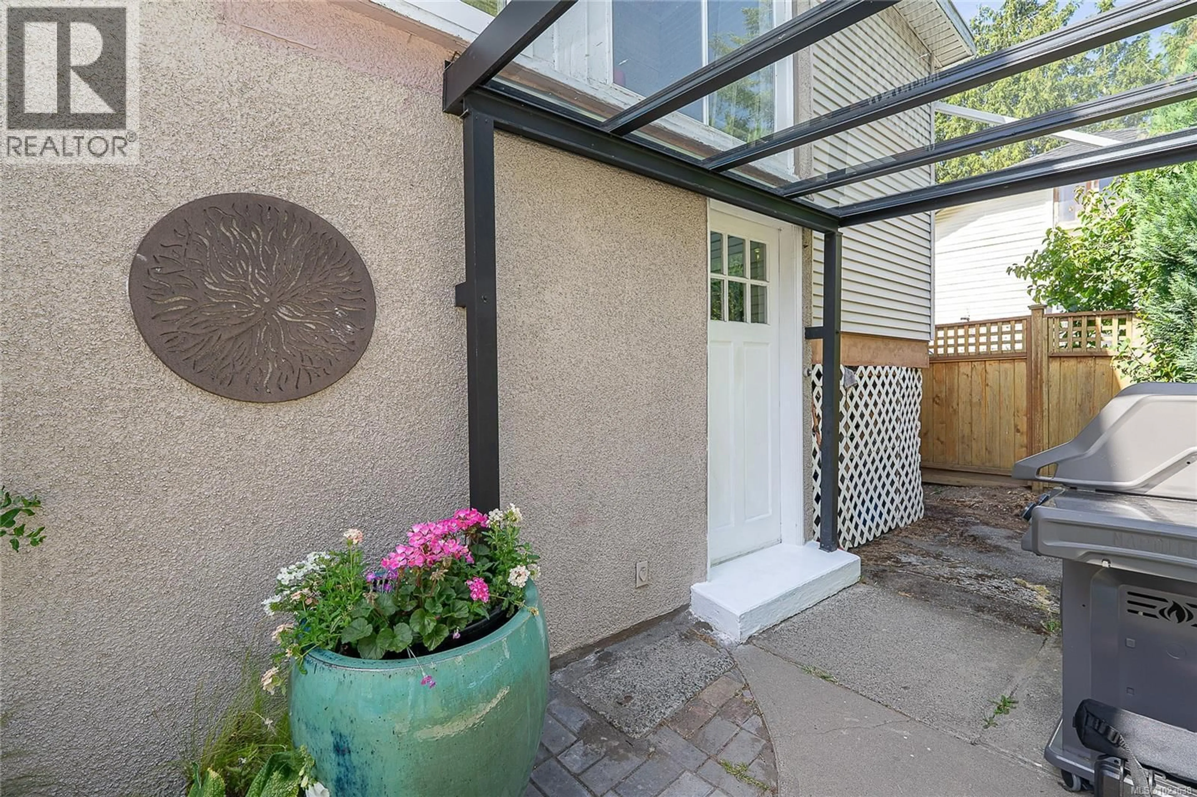 Unknown for 3275 WASCANA STREET, Saanich British Columbia V8Z3T7