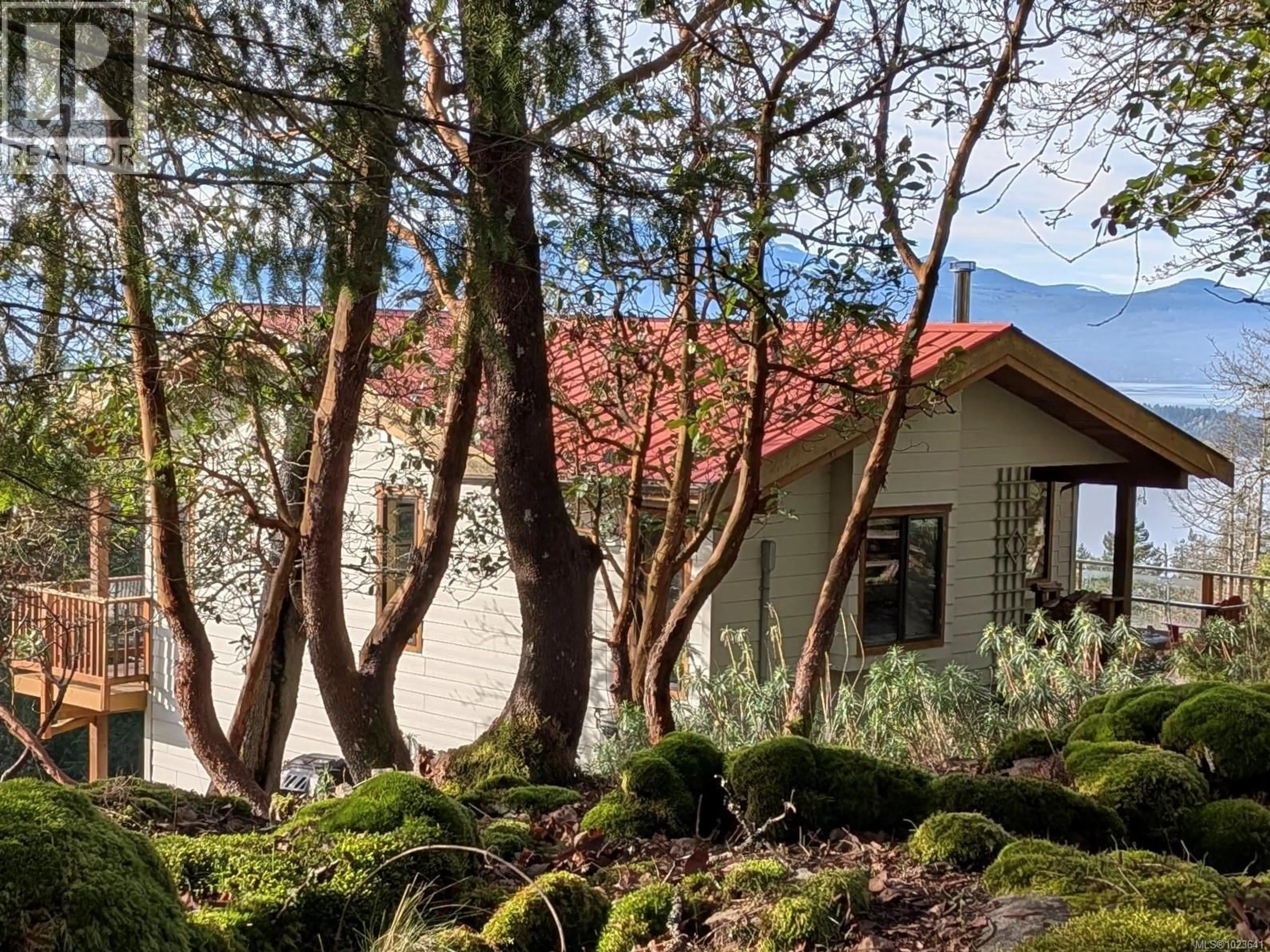 A pic from outside/outdoor area/front of a property/back of a property/a pic from drone, unknown for 248 SUNEAGLE DRIVE, Salt Spring British Columbia V8K1E5