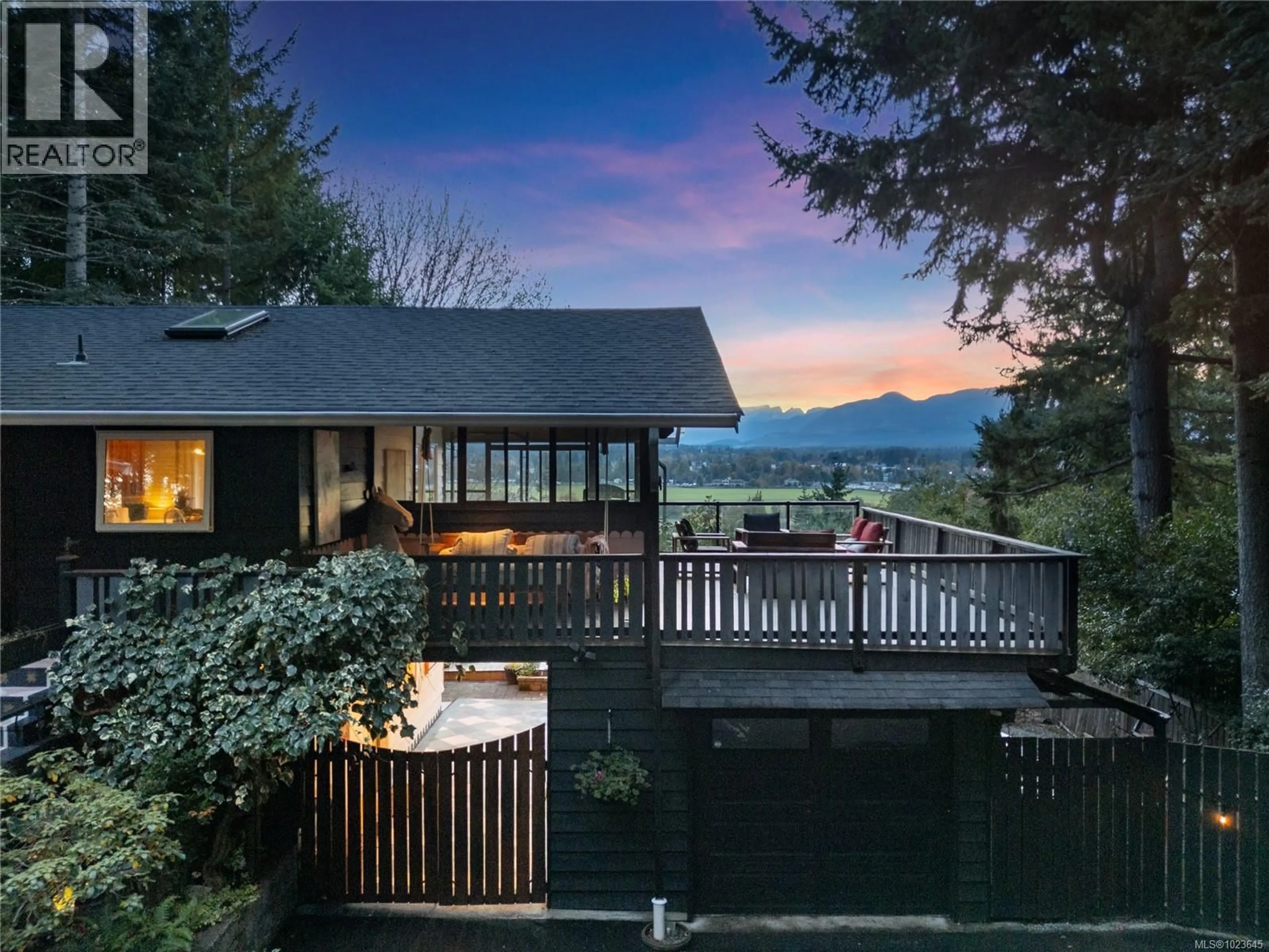 A pic from outside/outdoor area/front of a property/back of a property/a pic from drone, water/lake/river/ocean view for 1165 GLEN URQUHART DRIVE, Courtenay British Columbia V9N3Y3
