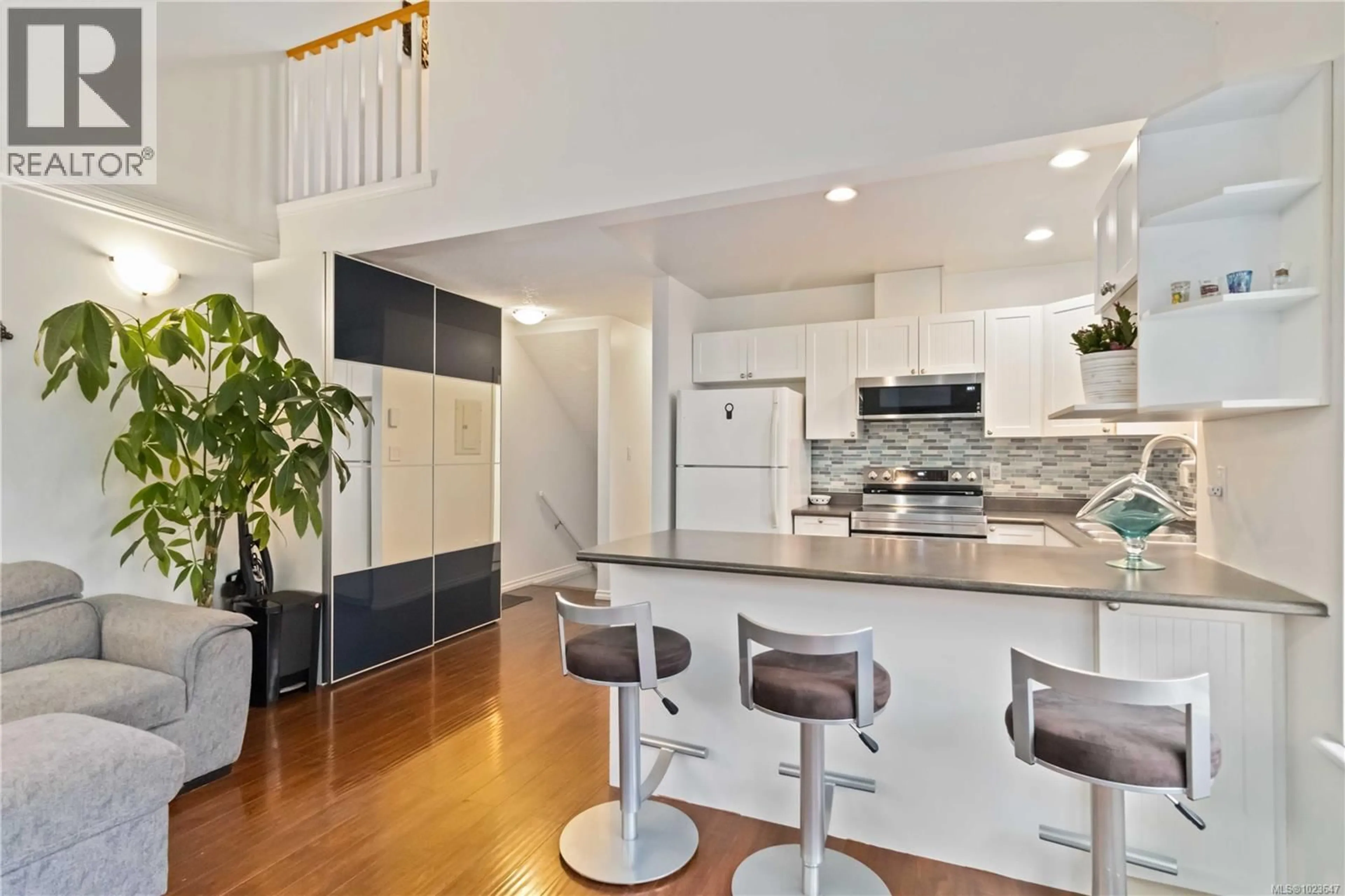 Open concept kitchen, unknown for 211 - 2849 PEATT ROAD, Langford British Columbia V9B3V5