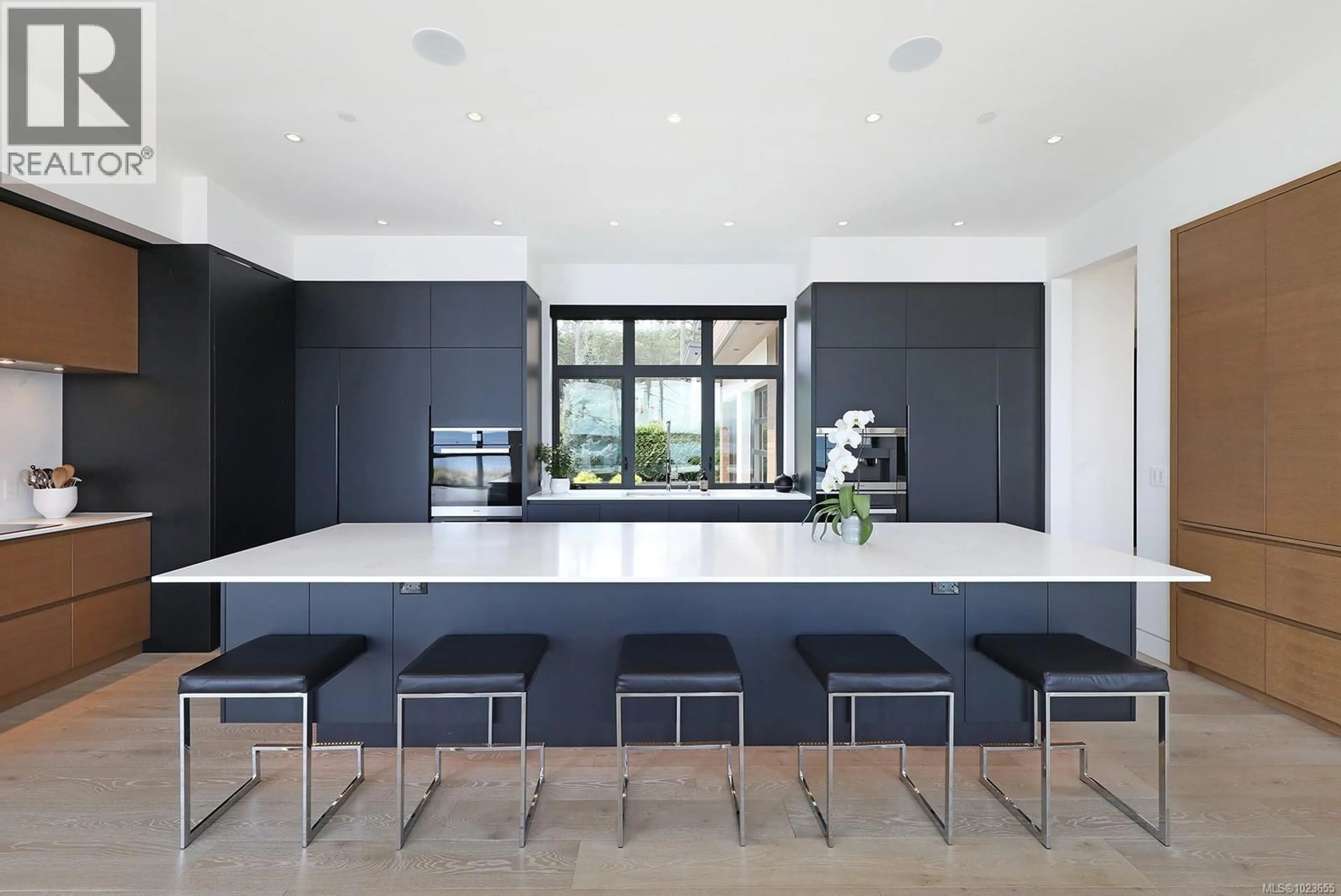 Contemporary kitchen, unknown for 1724 OAK LEAF DRIVE, Nanoose Bay British Columbia V9P9J4