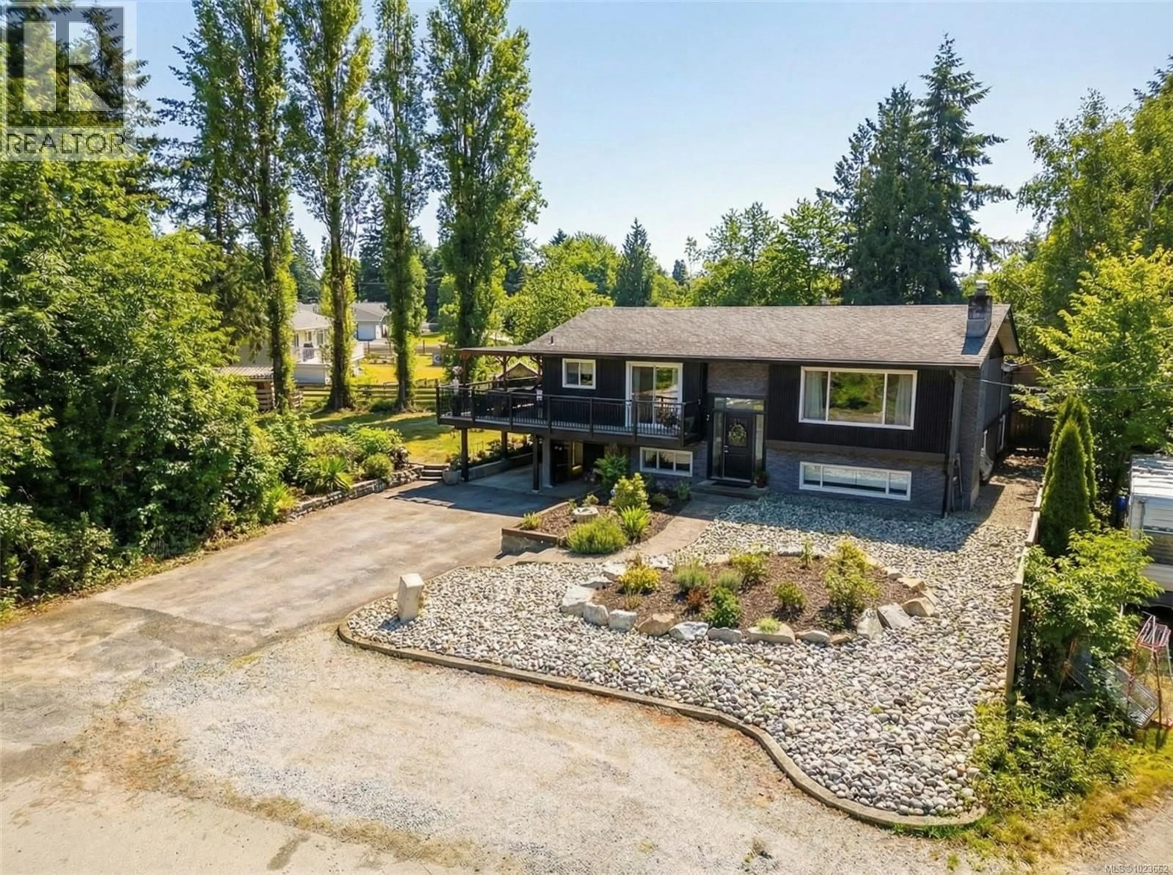 A pic from outside/outdoor area/front of a property/back of a property/a pic from drone, street for 3422 MARKHAM PLACE, Port Alberni British Columbia V9Y8T1