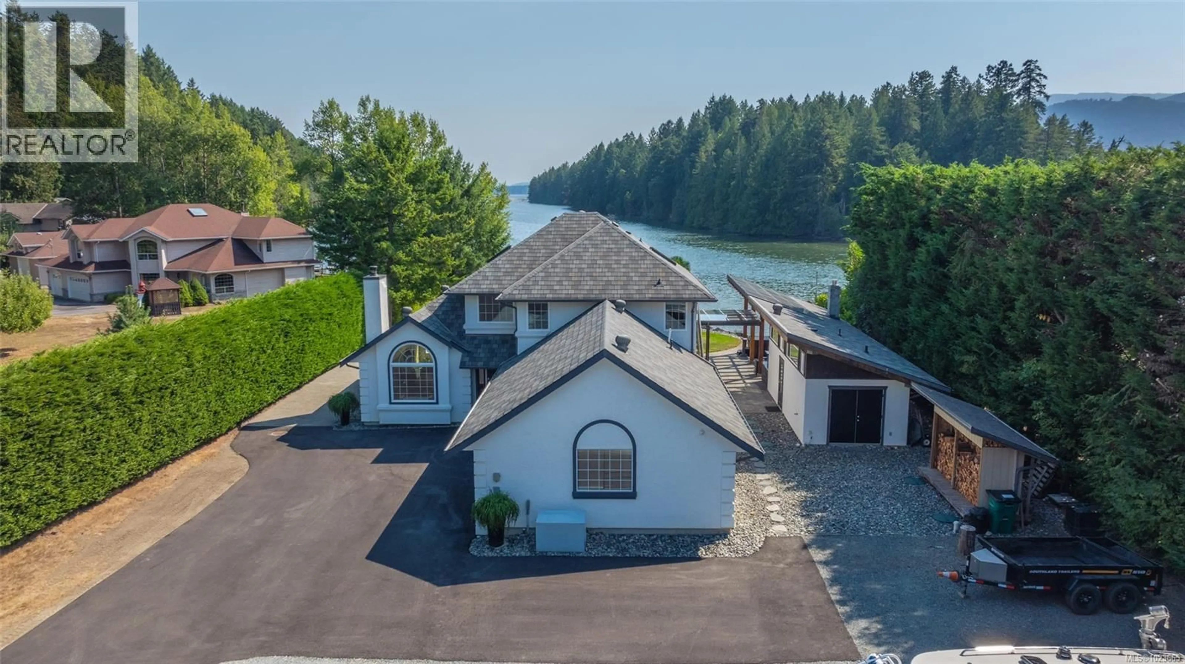 A pic from outside/outdoor area/front of a property/back of a property/a pic from drone, water/lake/river/ocean view for 4718/4720 SHELL BEACH ROAD, Ladysmith British Columbia V9G1L7
