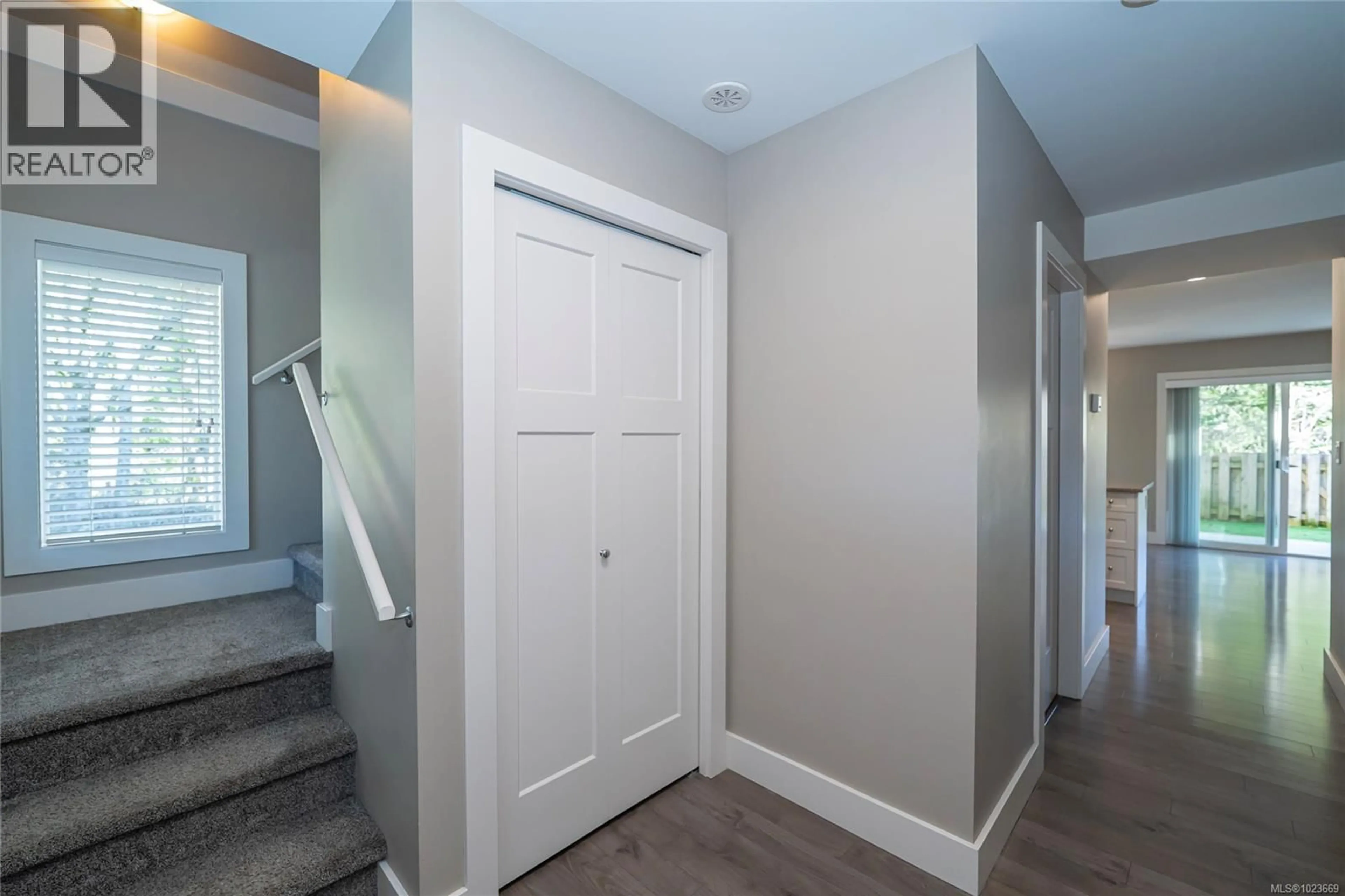 Indoor entryway for 2121 CHARTERS ROAD, Sooke British Columbia V9Z0Y9