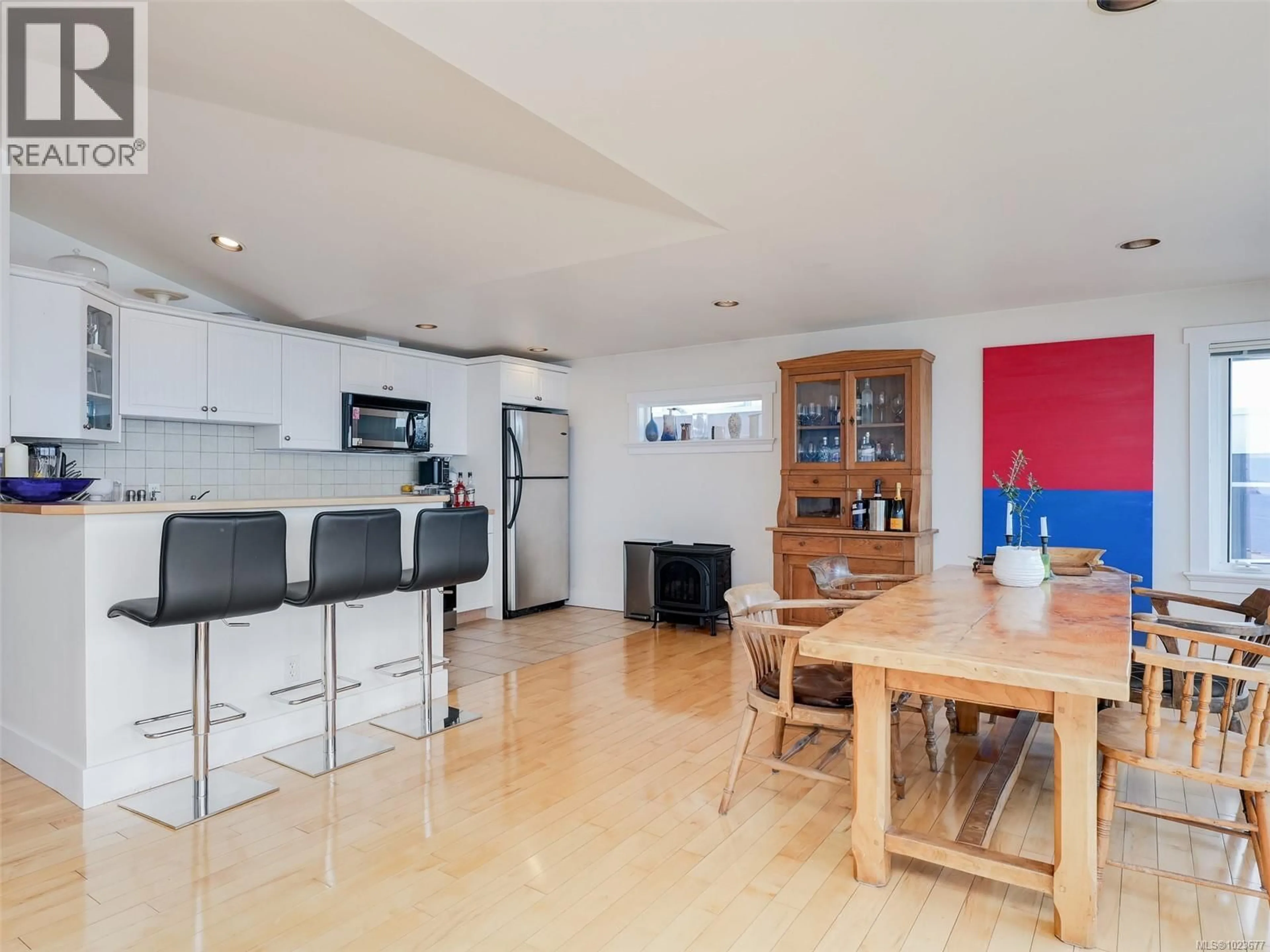 Open concept kitchen, unknown for 402 DALLAS ROAD, Victoria British Columbia V8N1B8