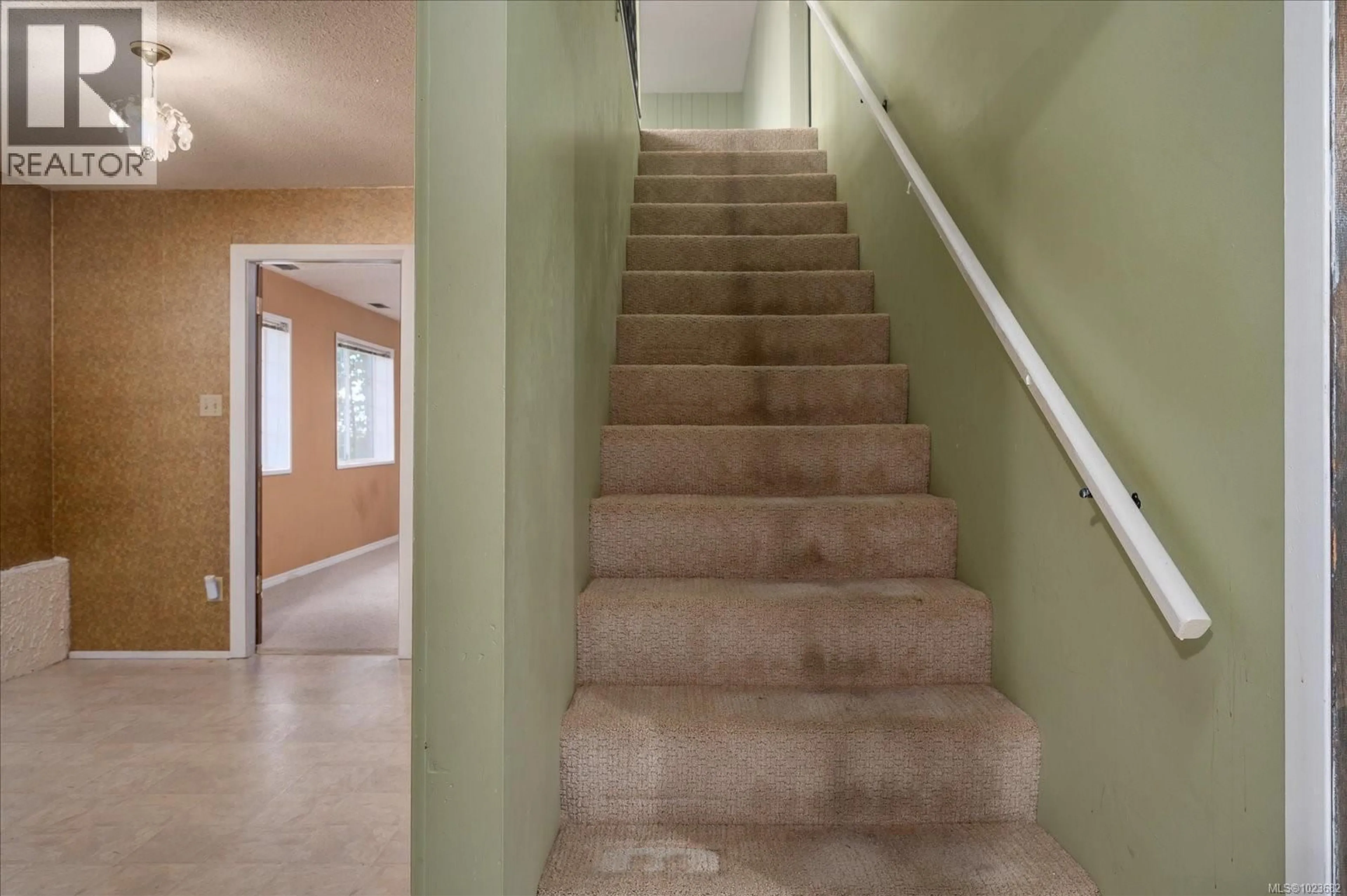 Stairs for 4425 GULFVIEW DRIVE, Nanaimo British Columbia V9T5V7