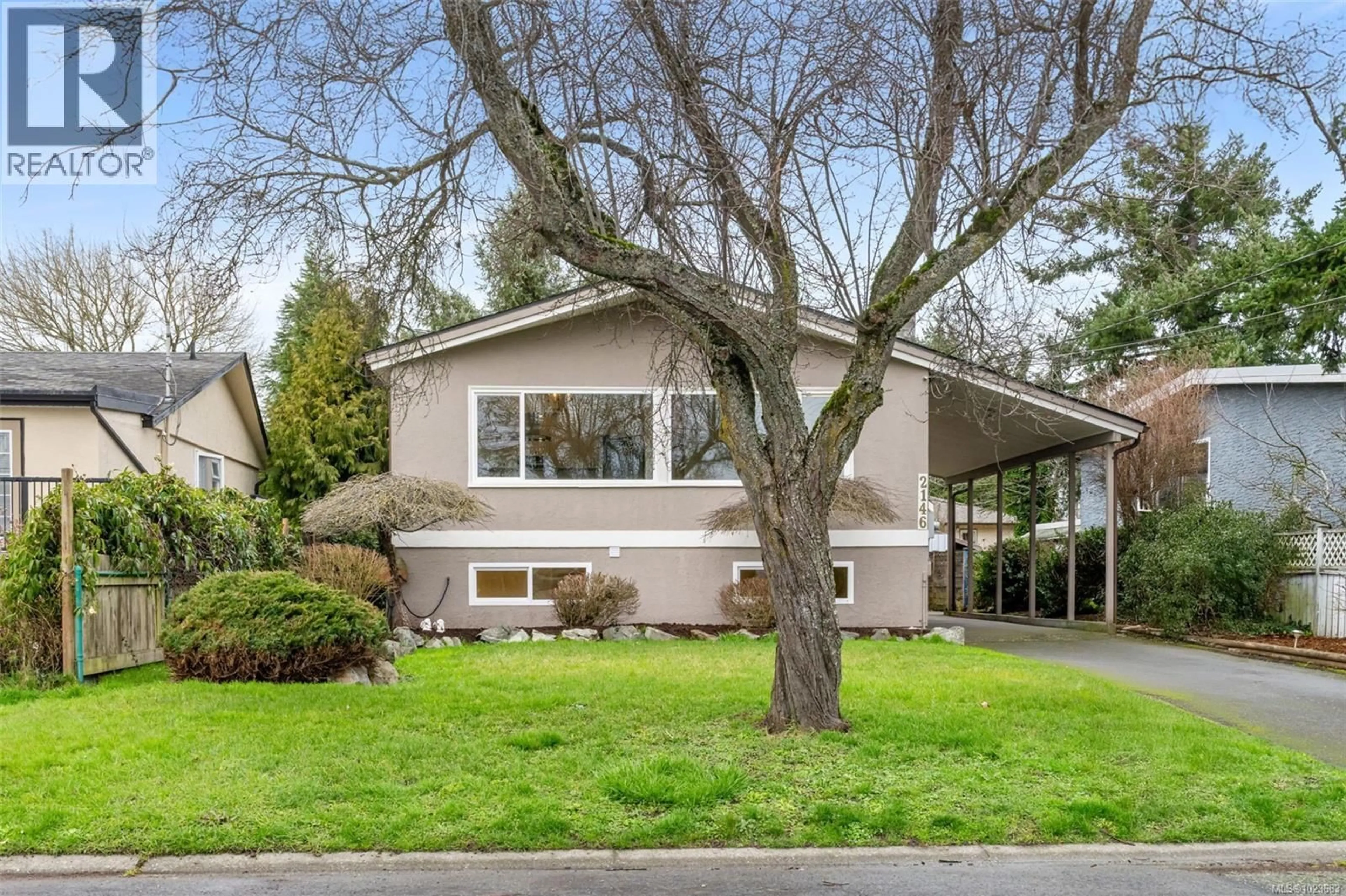 Home with vinyl exterior material, street for 2146 BRADFORD AVENUE, Sidney British Columbia V8L2C5