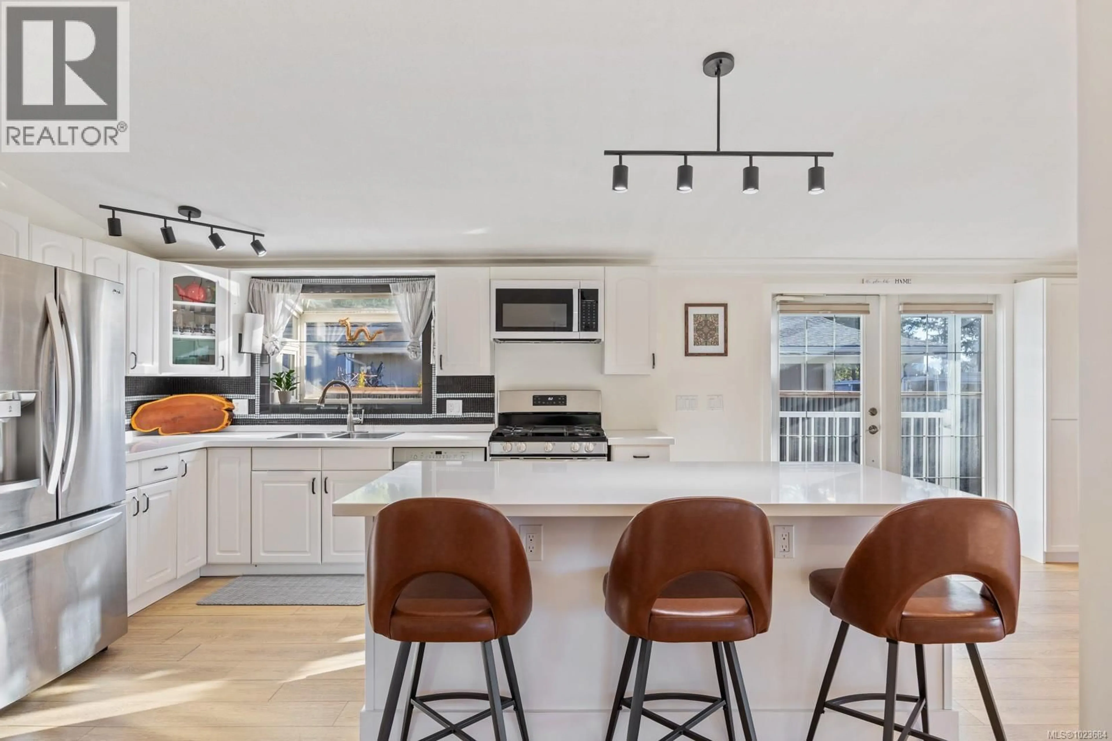 Open concept kitchen, ceramic/tile floor for 2153 STADACONA DRIVE, Comox British Columbia V9M3P9