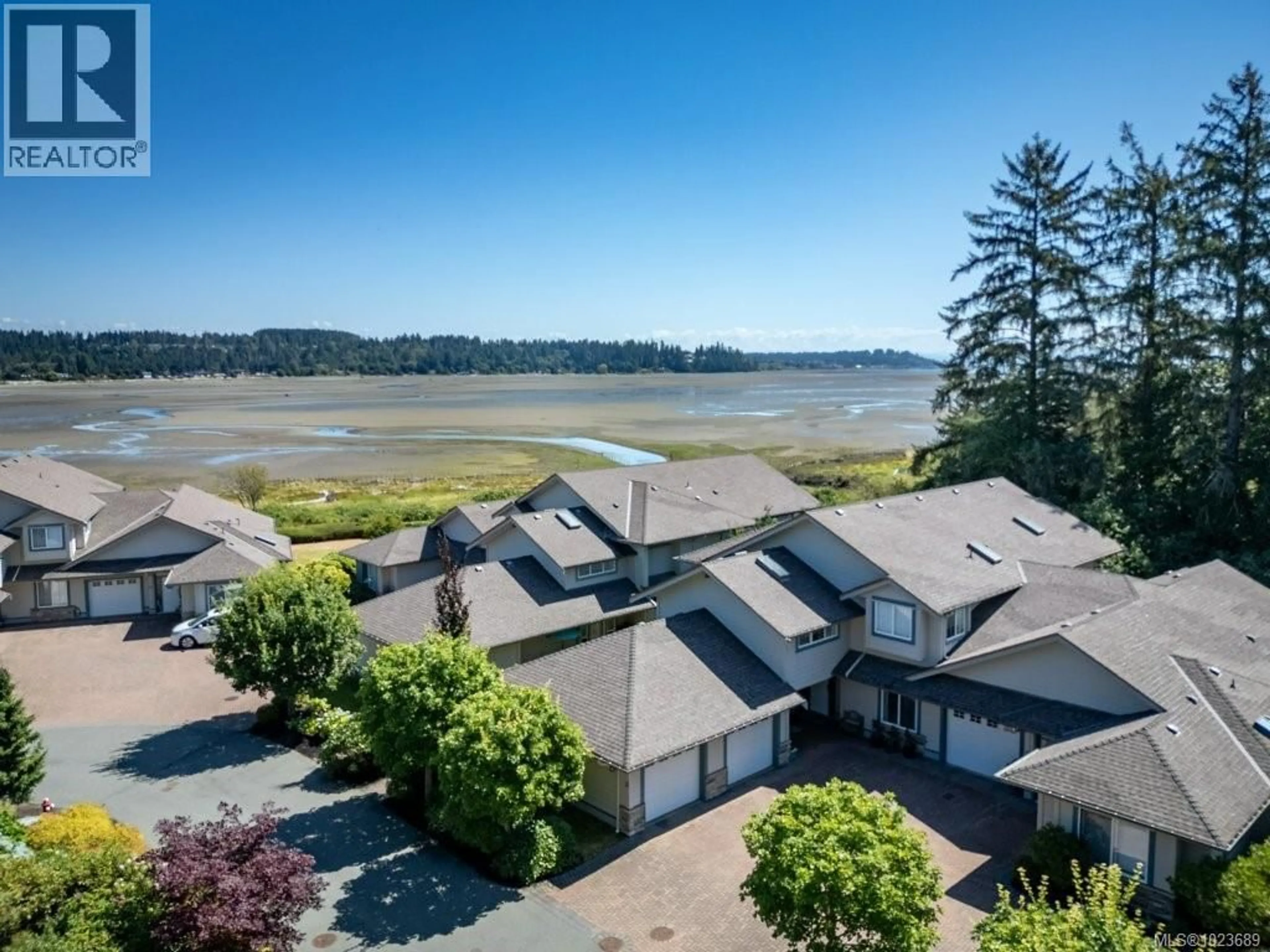 A pic from outside/outdoor area/front of a property/back of a property/a pic from drone, water/lake/river/ocean view for 22 - 199 31ST STREET, Courtenay British Columbia V9N3Y2