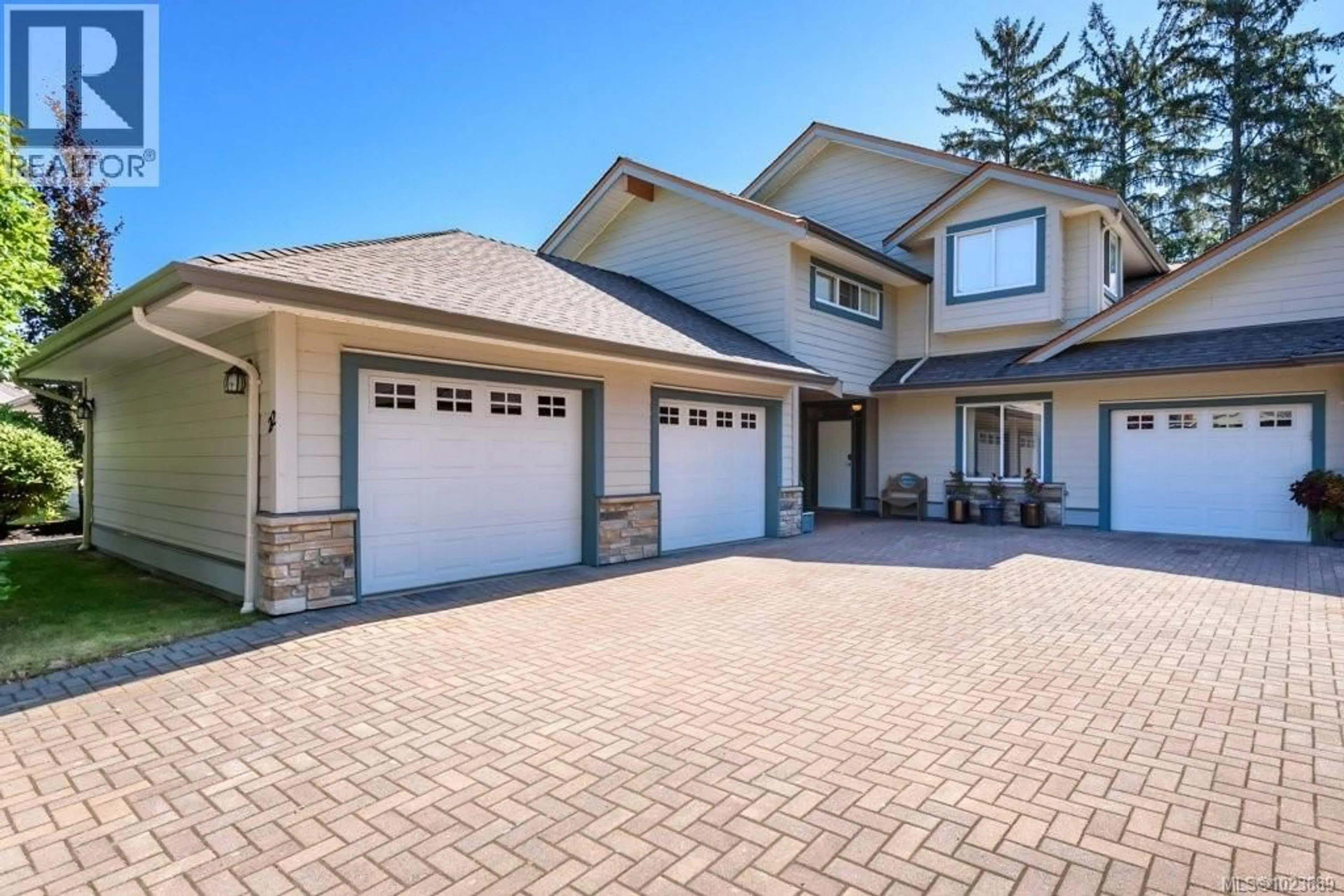 Home with brick exterior material, street for 22 - 199 31ST STREET, Courtenay British Columbia V9N3Y2