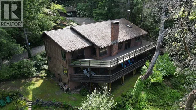 250 SOUTH BANK DRIVE, Salt Spring 4