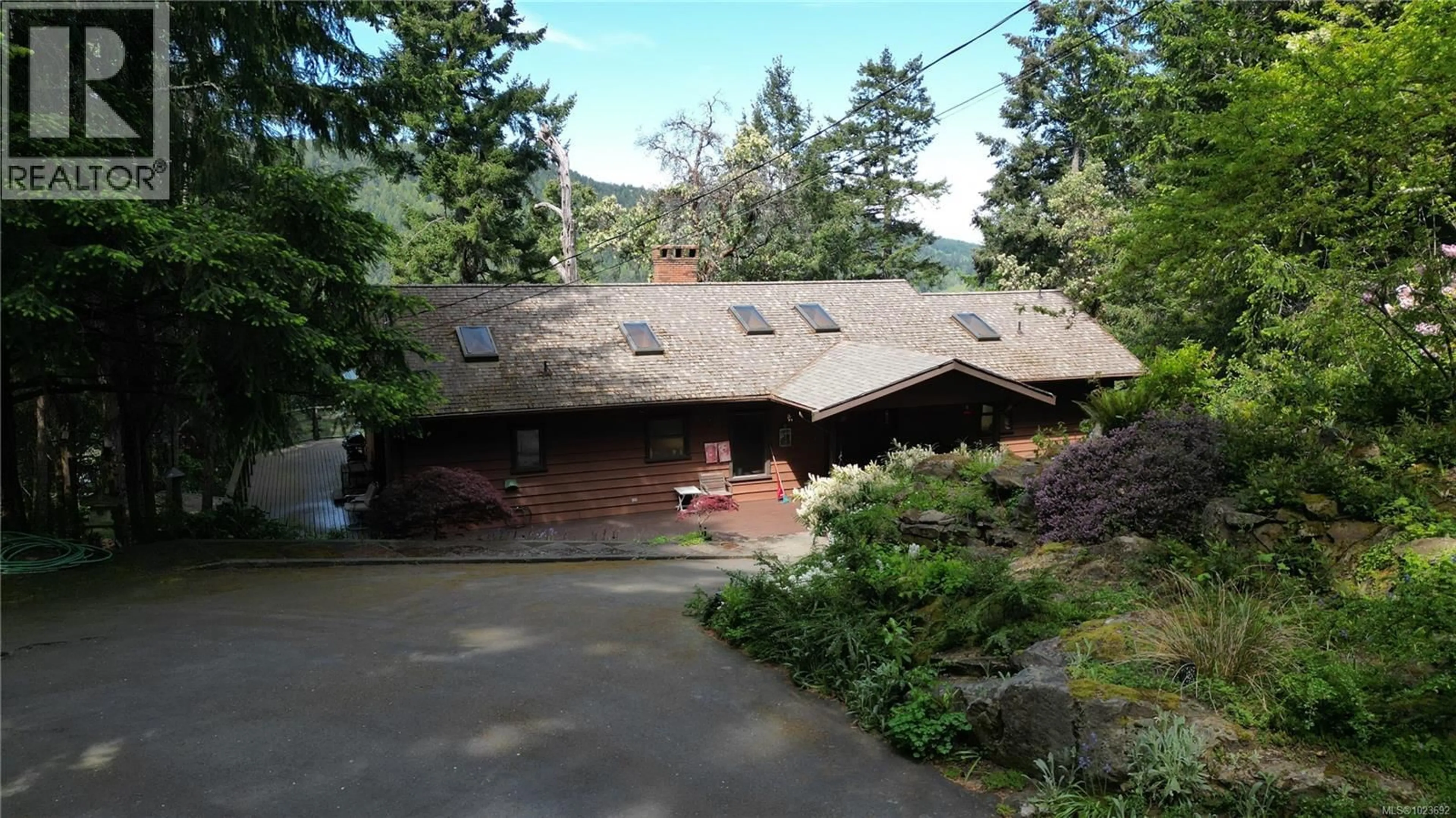 A pic from outside/outdoor area/front of a property/back of a property/a pic from drone, unknown for 250 SOUTH BANK DRIVE, Salt Spring British Columbia V8K1M7