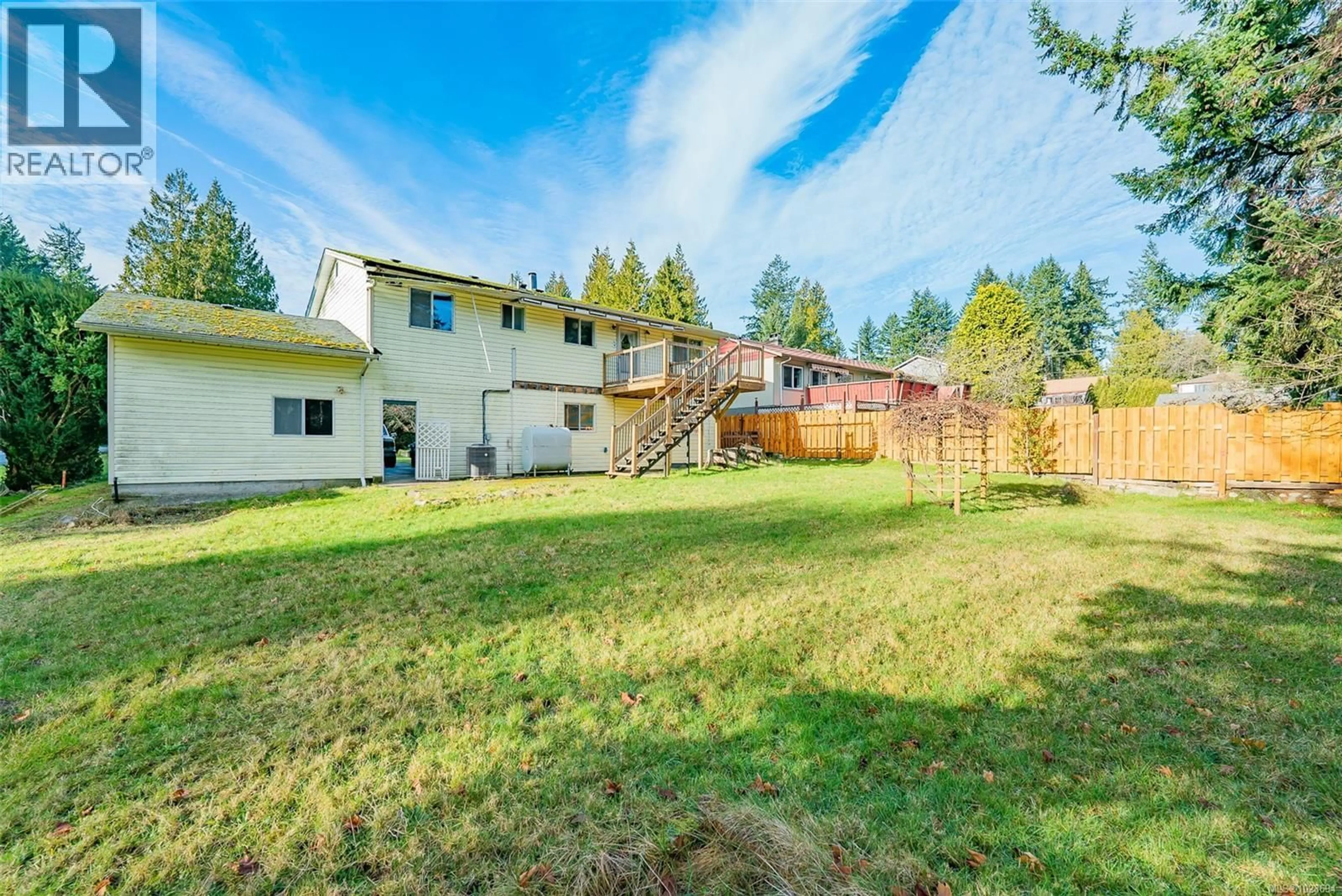 A pic from outside/outdoor area/front of a property/back of a property/a pic from drone, unknown for 3607 SUNRISE PLACE, Nanaimo British Columbia V9T2S7