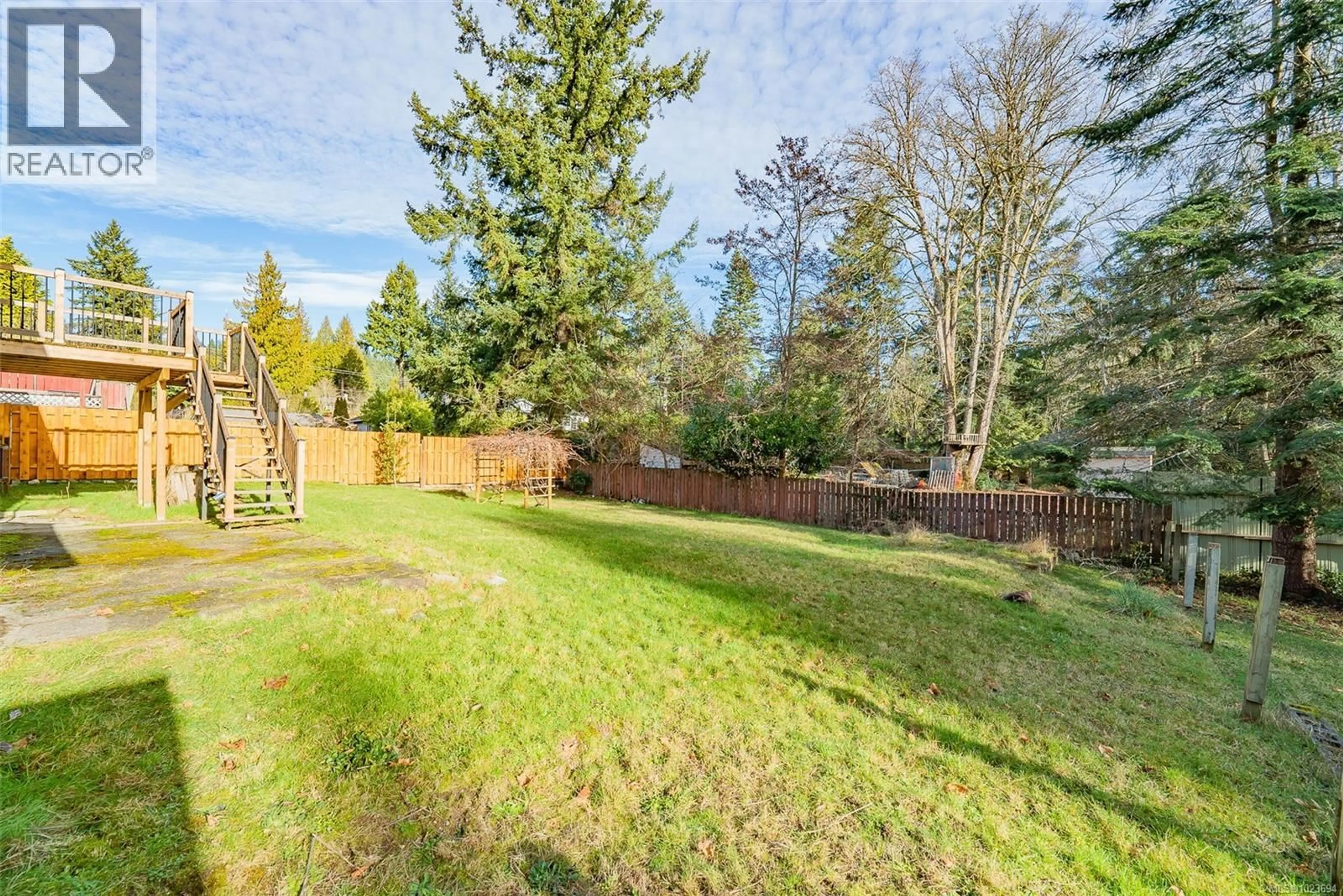 A pic from outside/outdoor area/front of a property/back of a property/a pic from drone, forest/trees view for 3607 SUNRISE PLACE, Nanaimo British Columbia V9T2S7