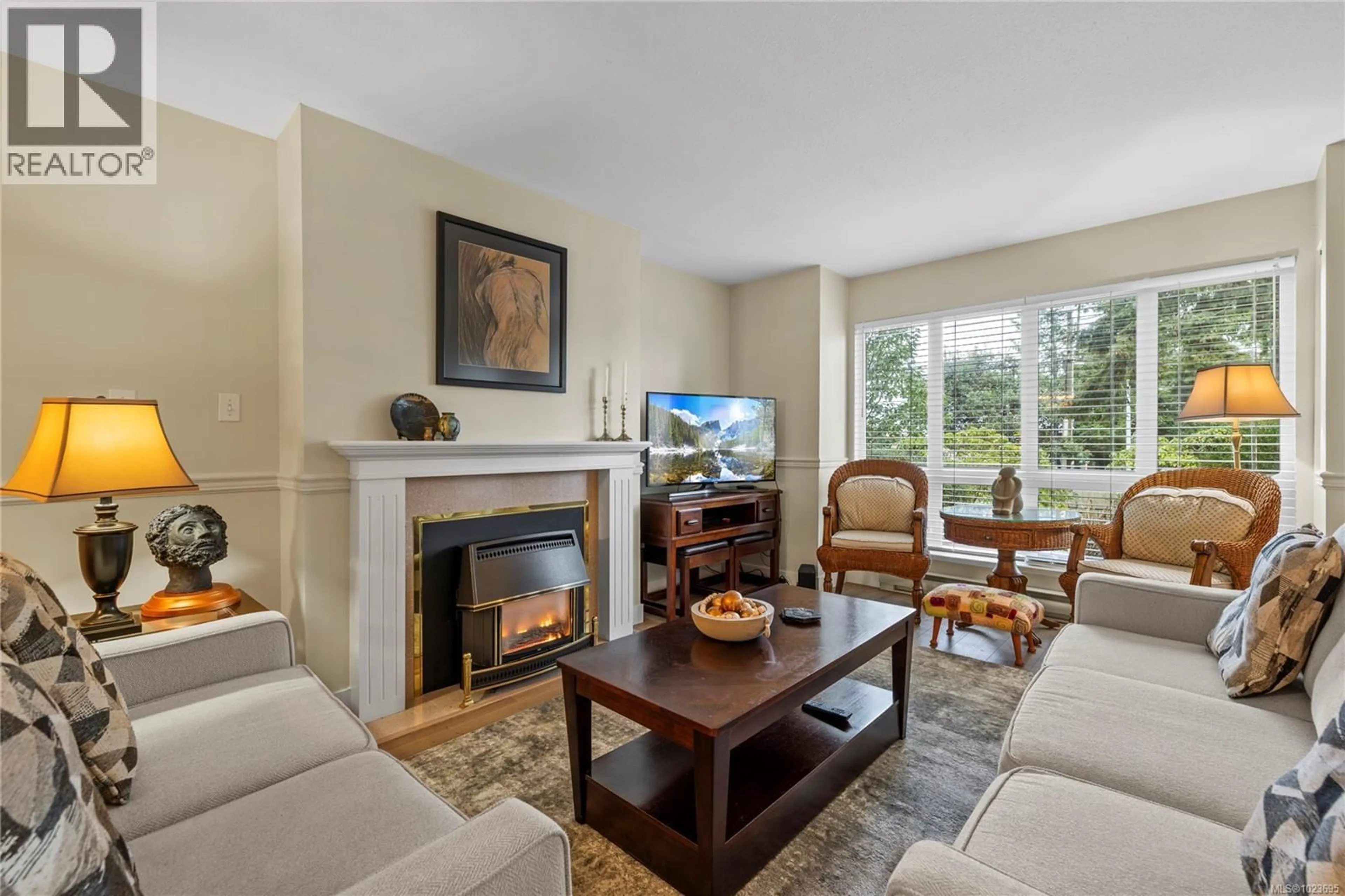 Living room with furniture, unknown for 5994 WATERTON PLACE, Nanaimo British Columbia V9T6A9