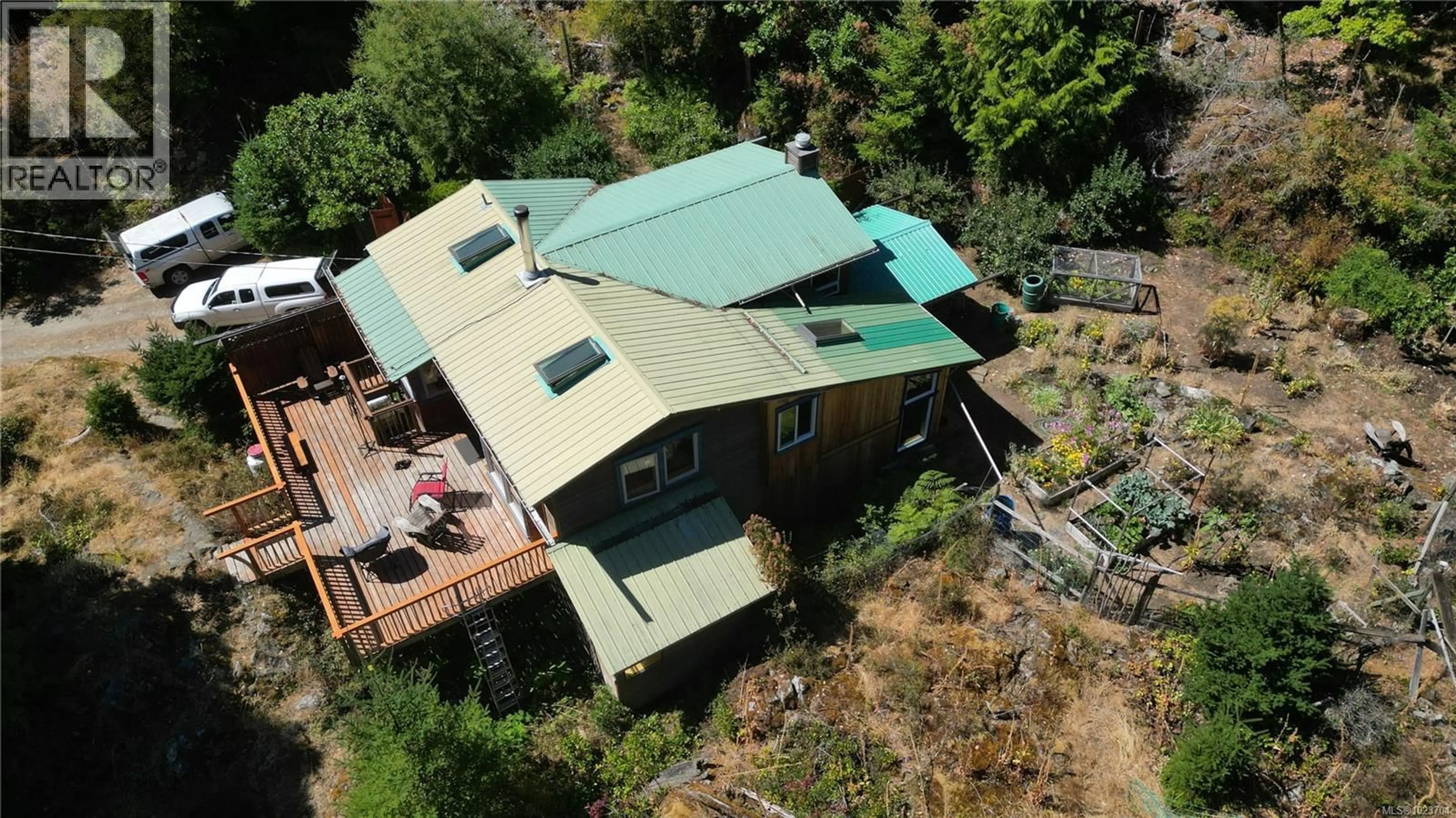 A pic from outside/outdoor area/front of a property/back of a property/a pic from drone, building for 1252 ISABELLA POINT ROAD, Salt Spring British Columbia V8K2T9