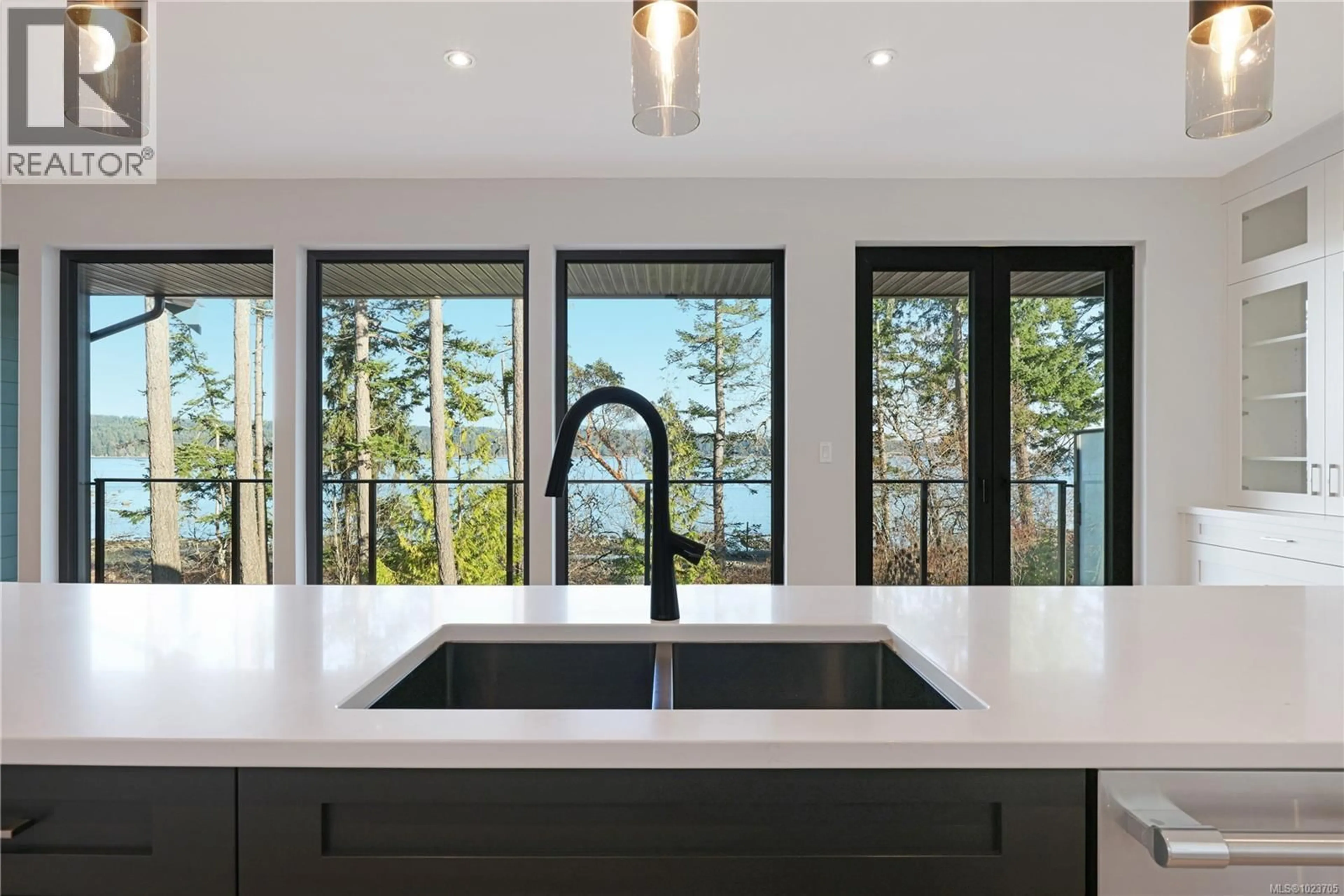 Contemporary kitchen, unknown for 176 BAYNES DRIVE, Fanny Bay British Columbia V0R1W0