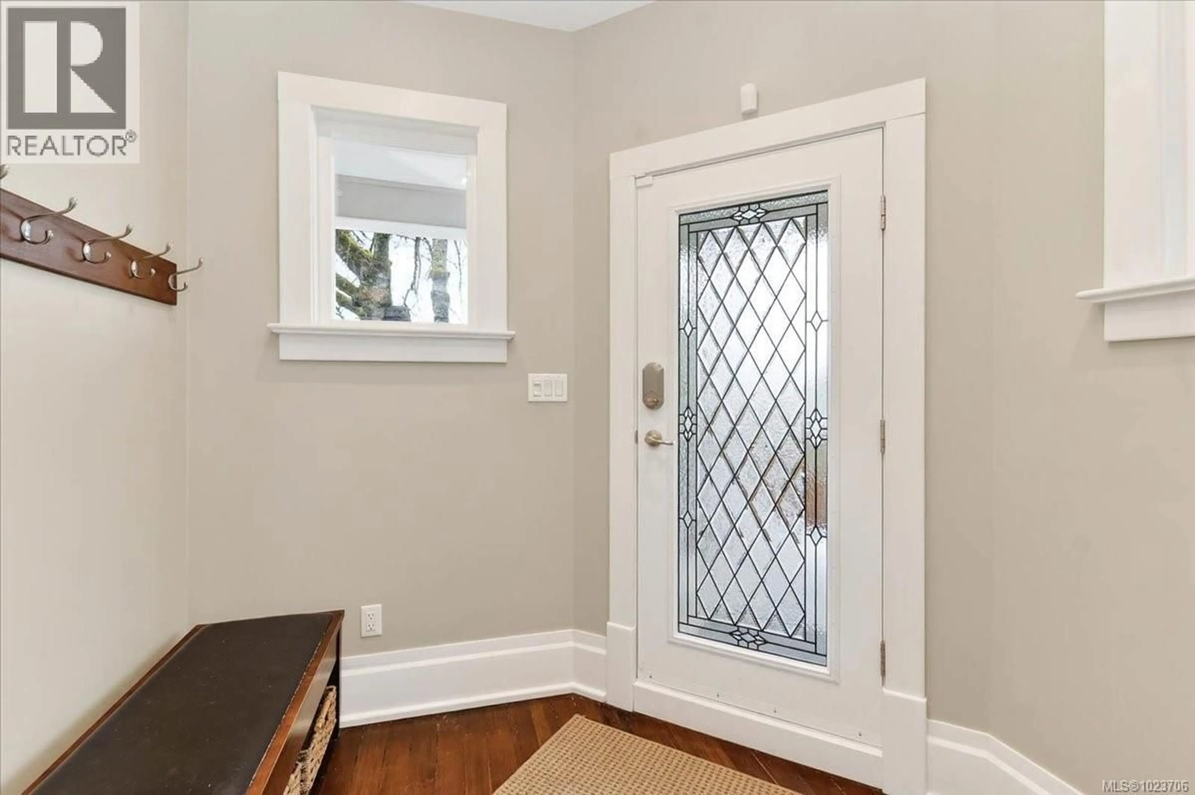 Indoor entryway for 3049 6TH AVENUE, Port Alberni British Columbia V9Y2G8