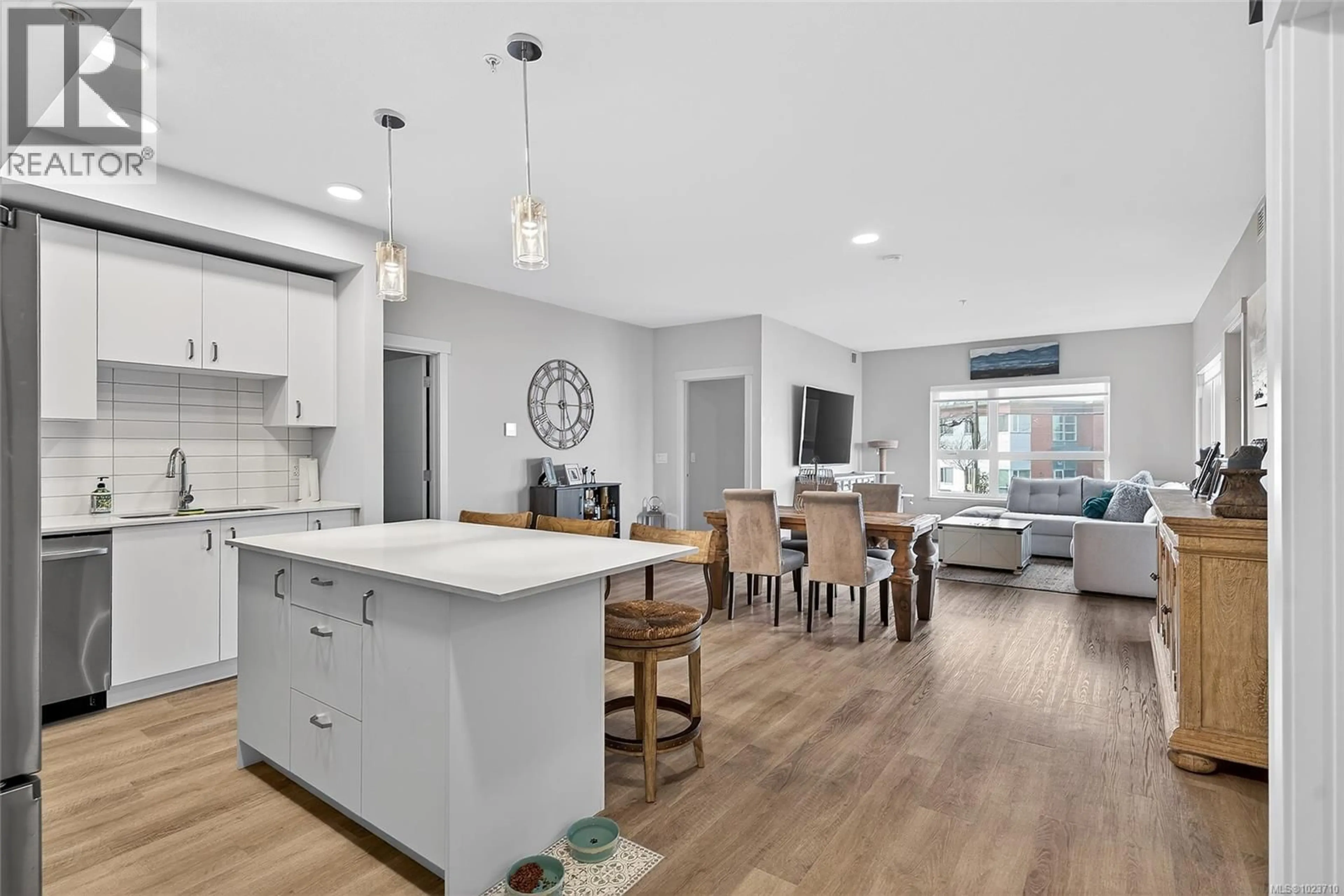 Open concept kitchen, unknown for 205 - 140 JENSEN AVENUE WEST, Parksville British Columbia V9P0H7