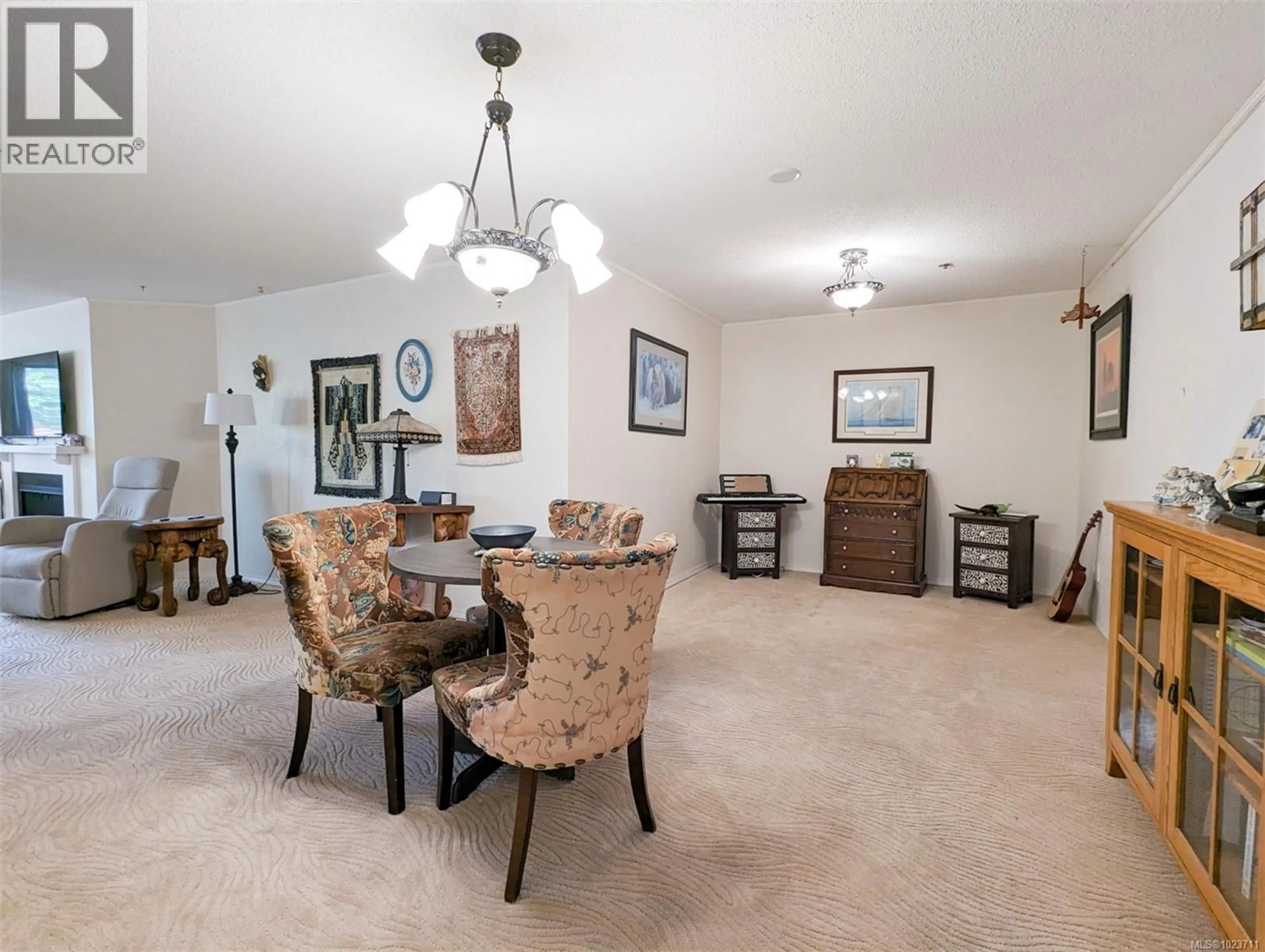 Unknown for 309 - 1560 HILLSIDE AVENUE, Victoria British Columbia V8T5B8