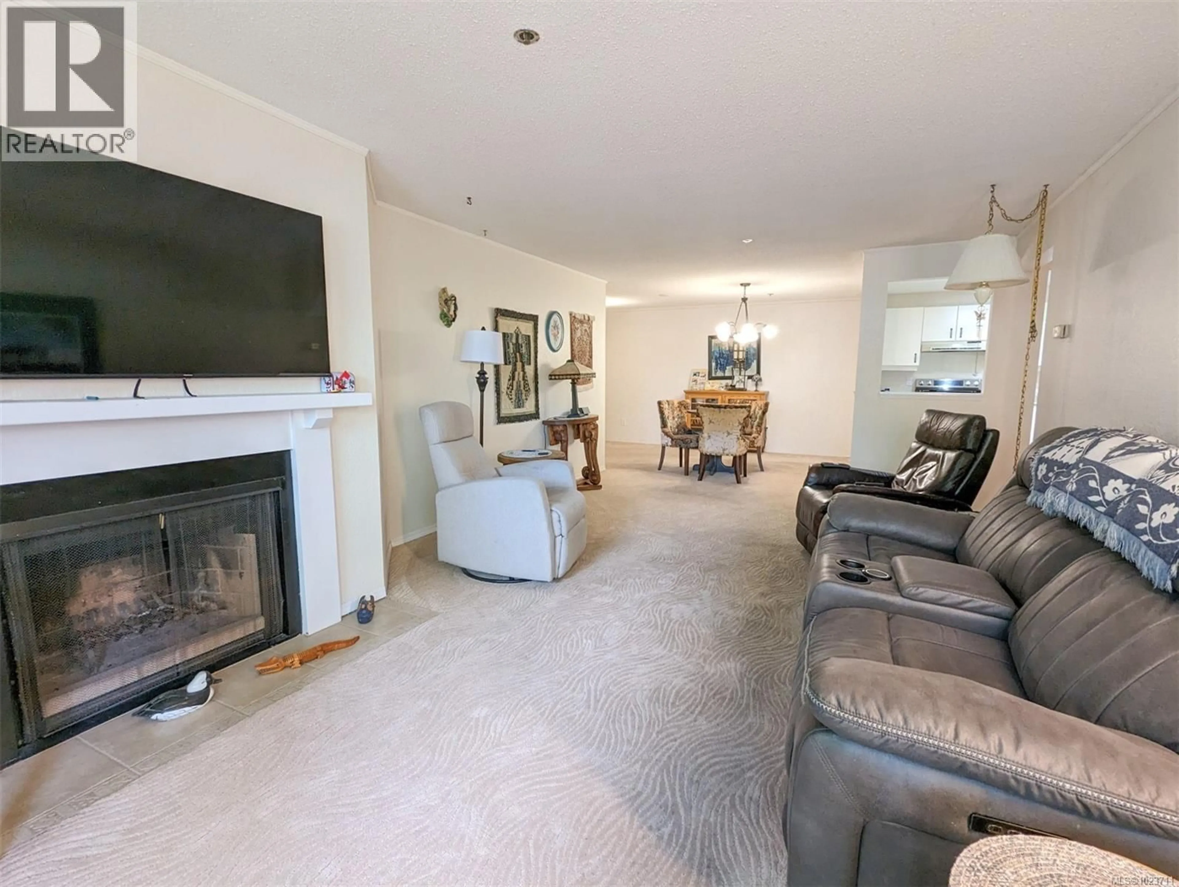 Living room with furniture, unknown for 309 - 1560 HILLSIDE AVENUE, Victoria British Columbia V8T5B8