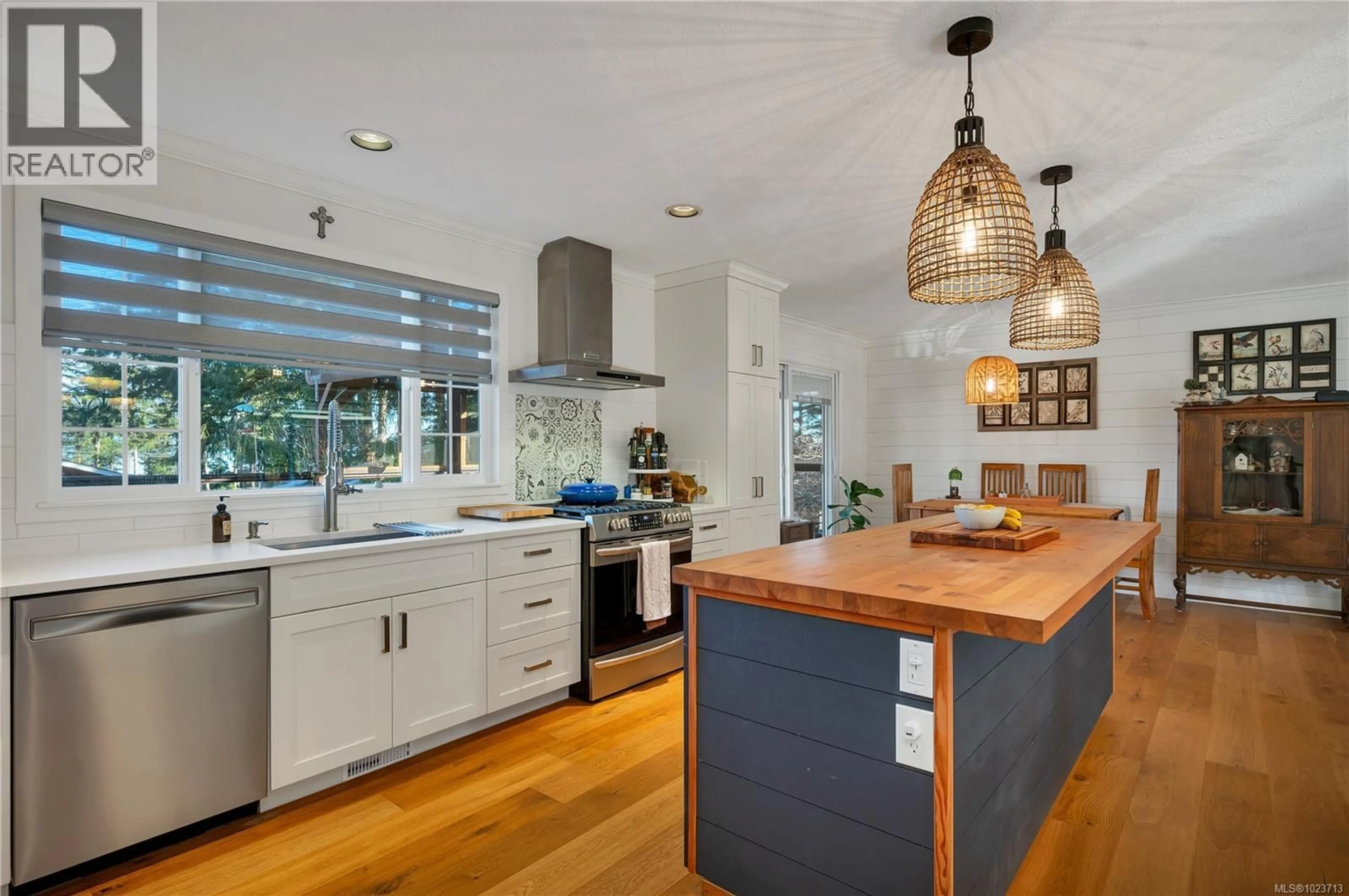 Open concept kitchen, unknown for 1453 LEED ROAD, Campbell River British Columbia V9W5R3