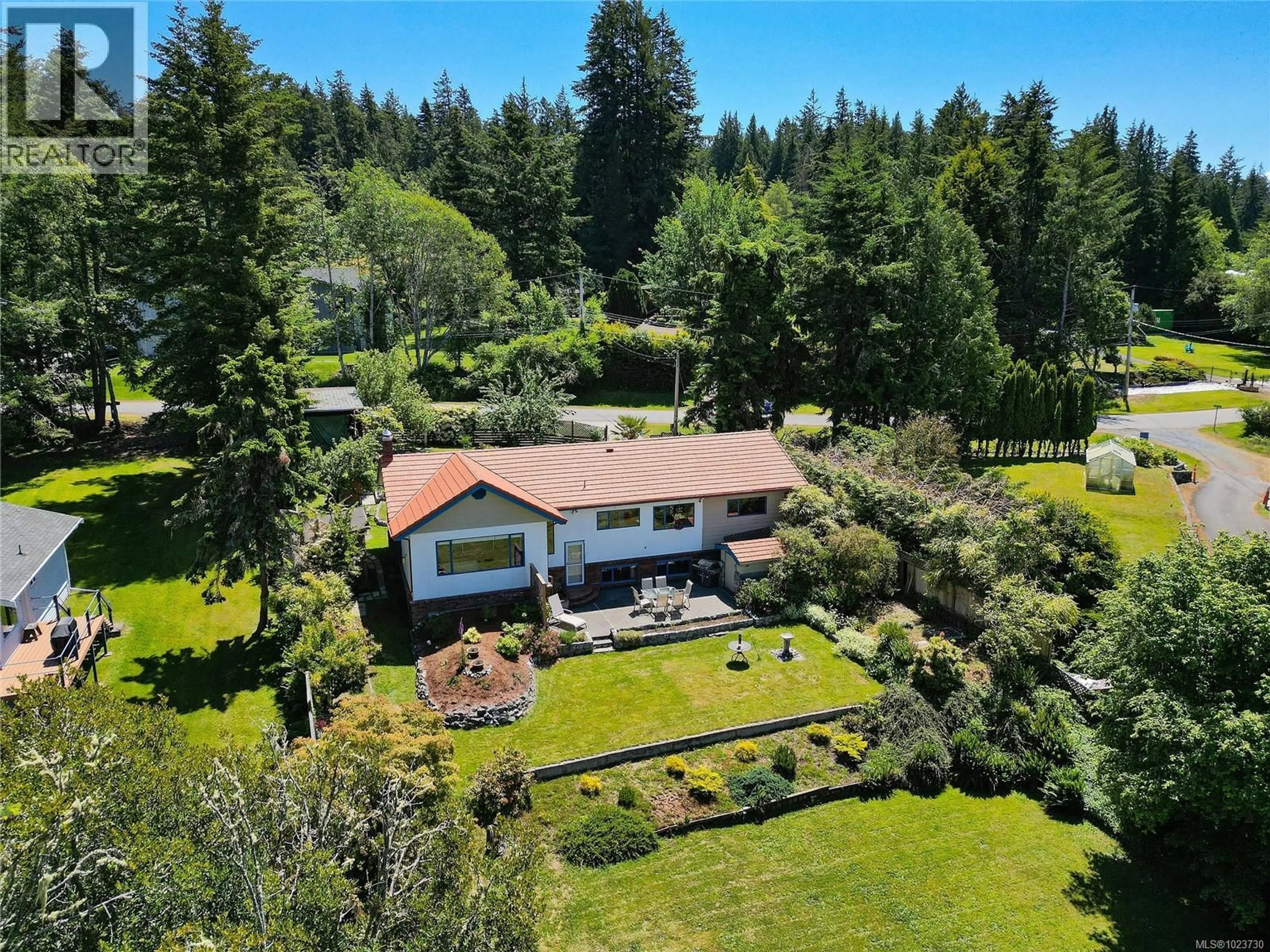A pic from outside/outdoor area/front of a property/back of a property/a pic from drone, unknown for 6528 THORNETT ROAD, Sooke British Columbia V9Z1A5