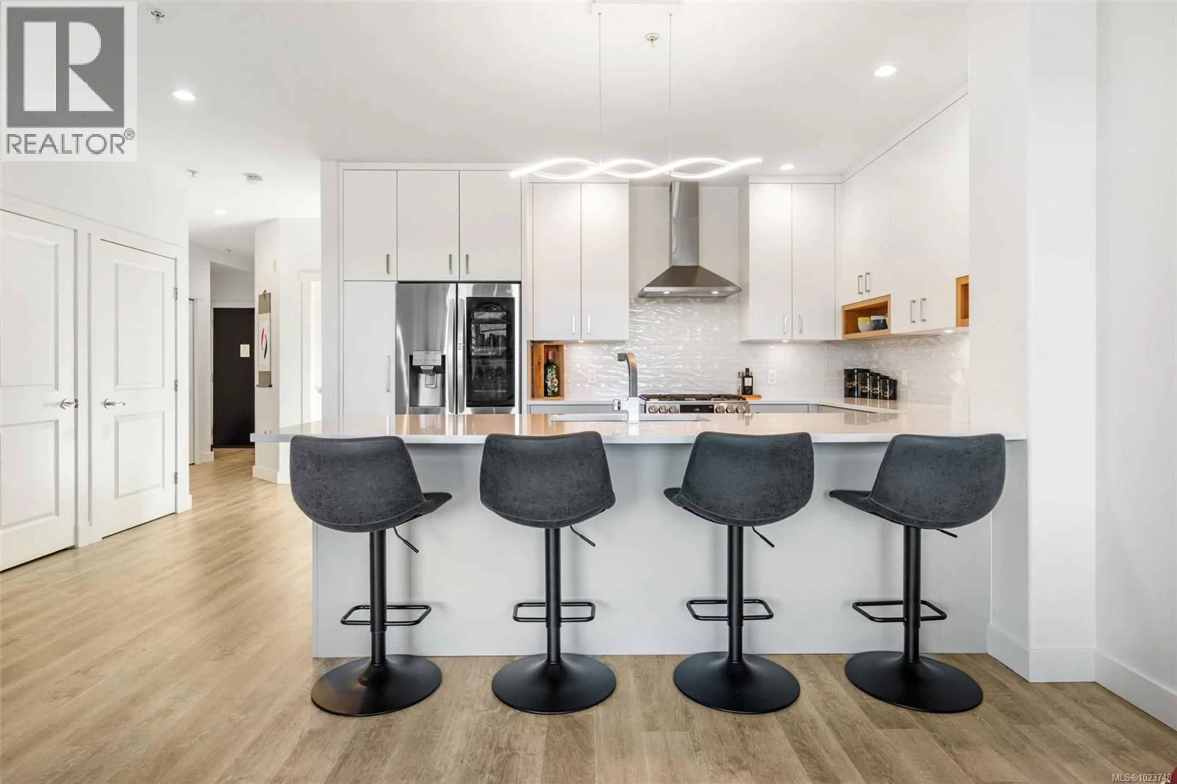 Contemporary kitchen, unknown for 101 - 330 WATERFRONT CRESCENT, Victoria British Columbia V8T5K3