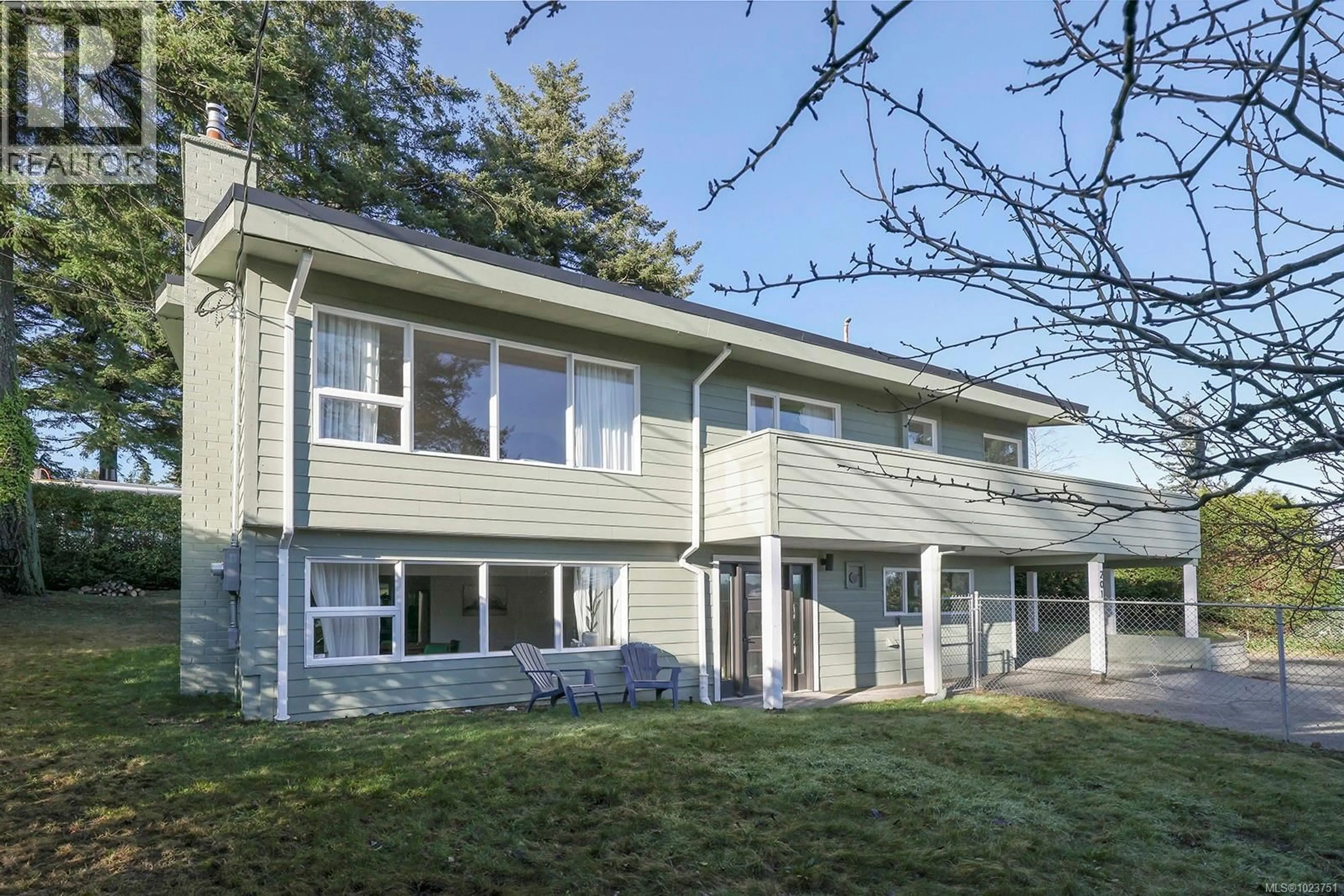 Home with vinyl exterior material, unknown for 201 MCCARTHY STREET, Campbell River British Columbia V9W2R4