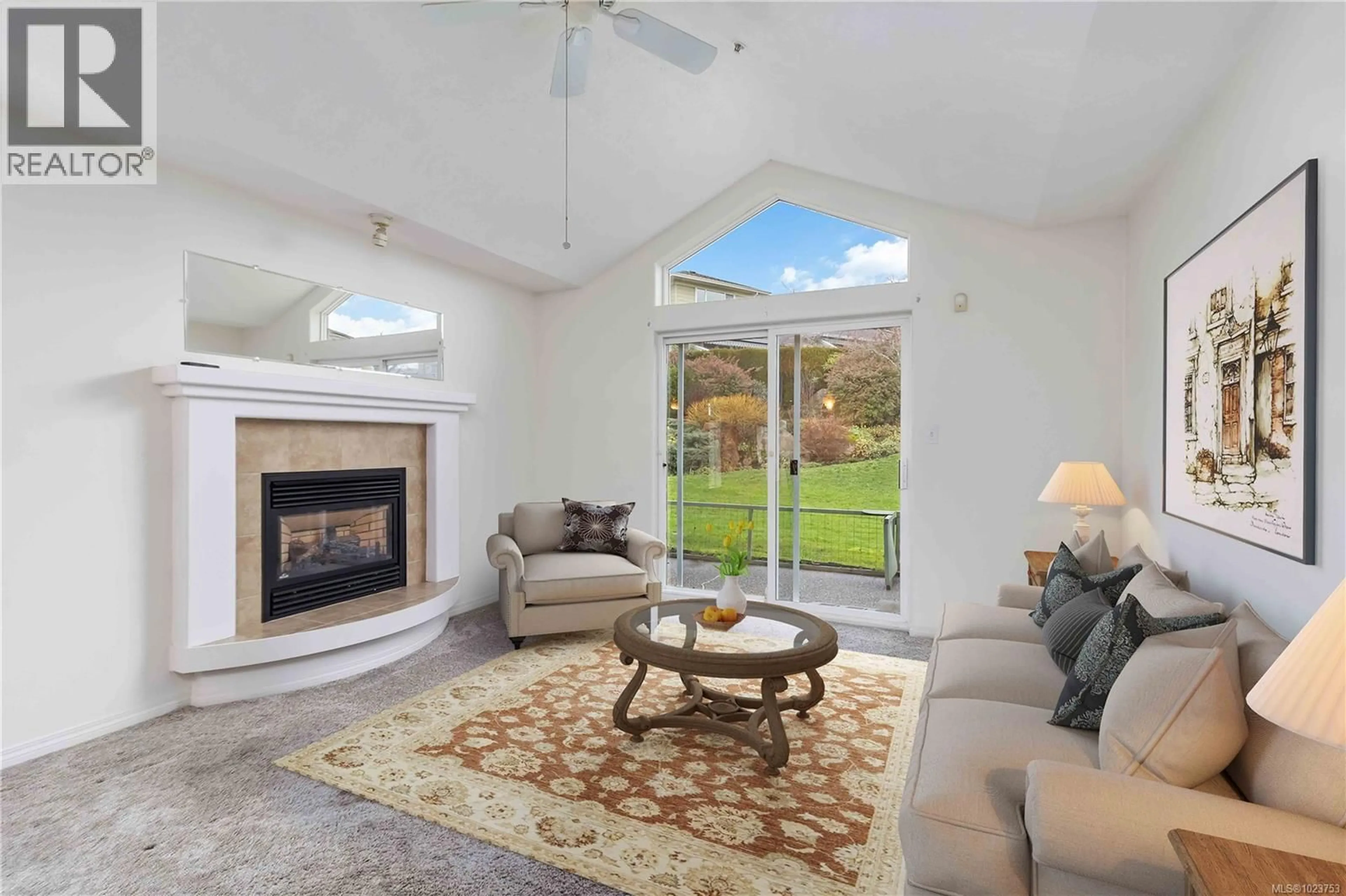 Unknown for 10 - 126 HALLOWELL ROAD, View Royal British Columbia V9A7K2