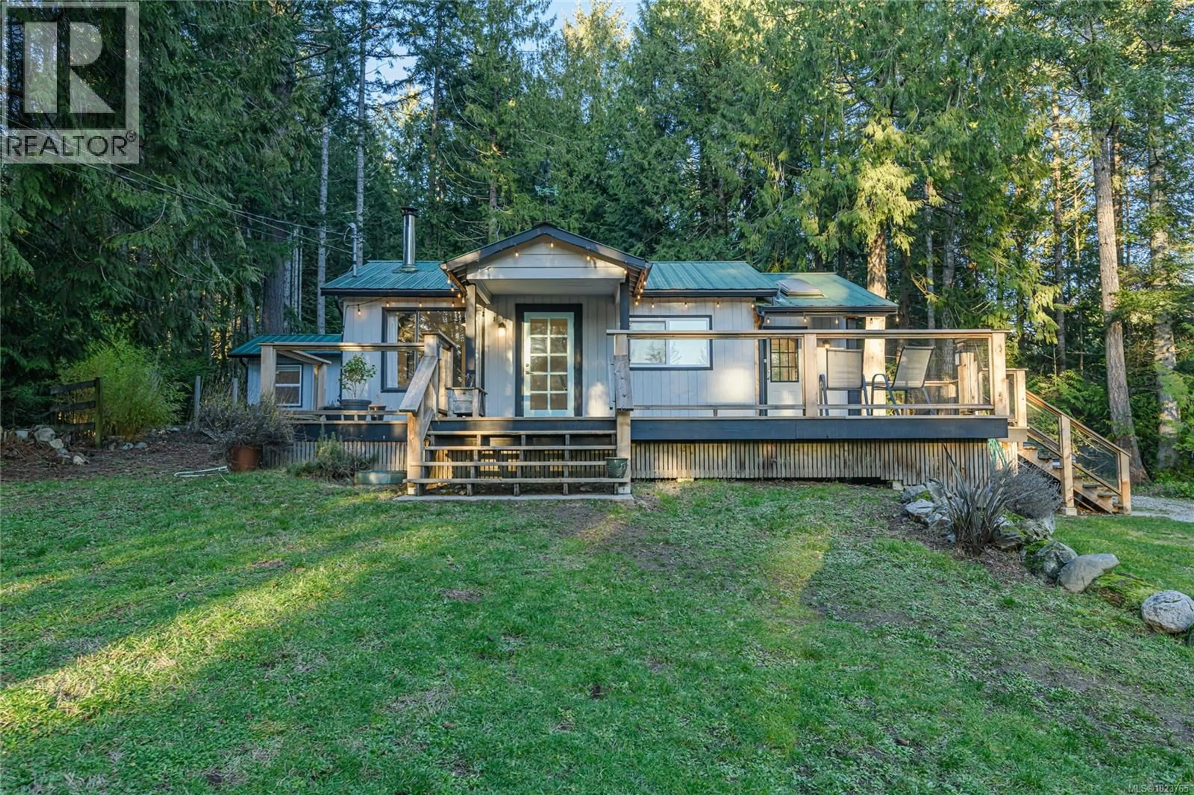 Home with vinyl exterior material, forest/trees view for 170 THOMAS ROAD, Salt Spring British Columbia V8K1R2