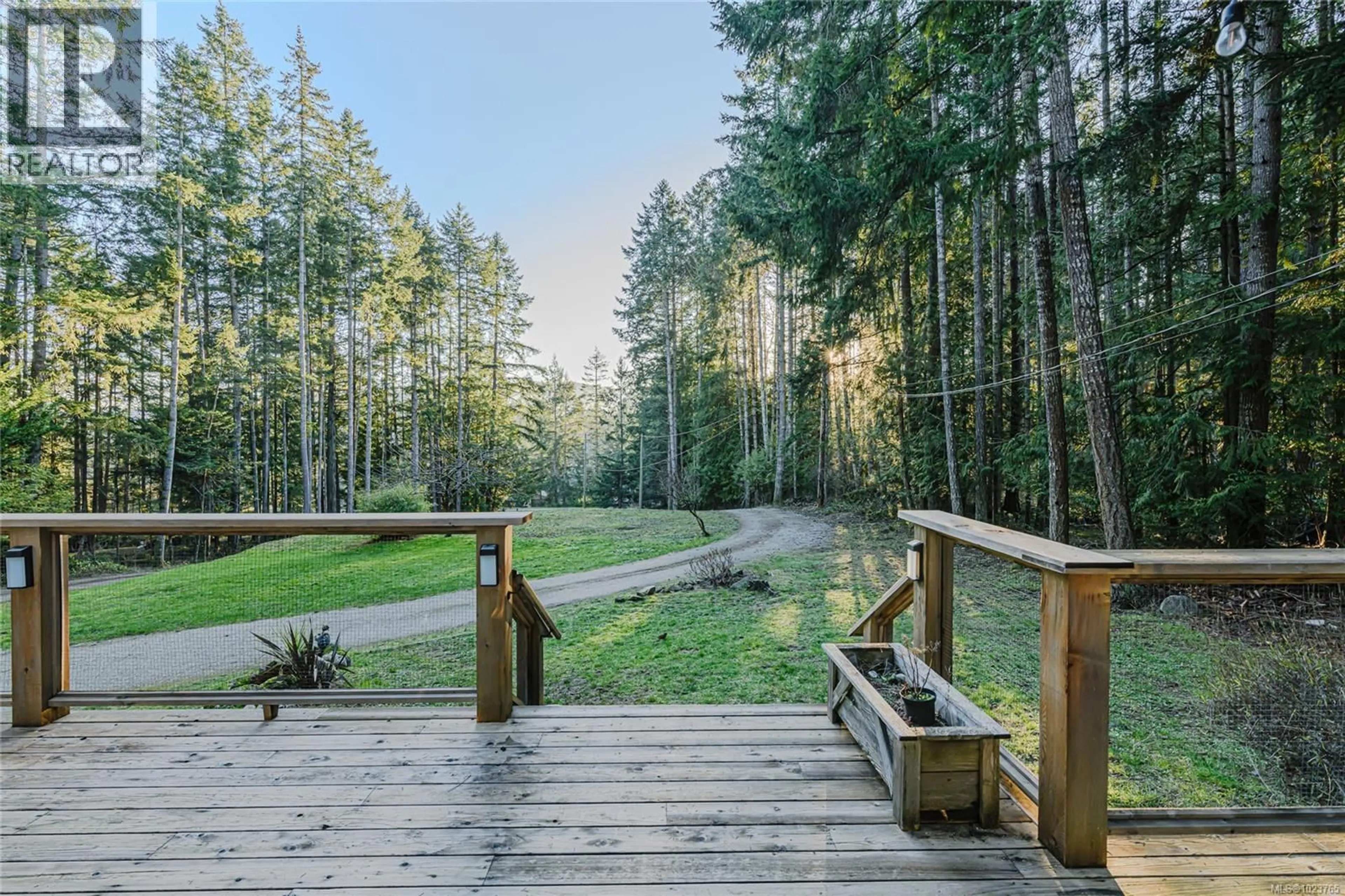 Patio, forest/trees view for 170 THOMAS ROAD, Salt Spring British Columbia V8K1R2