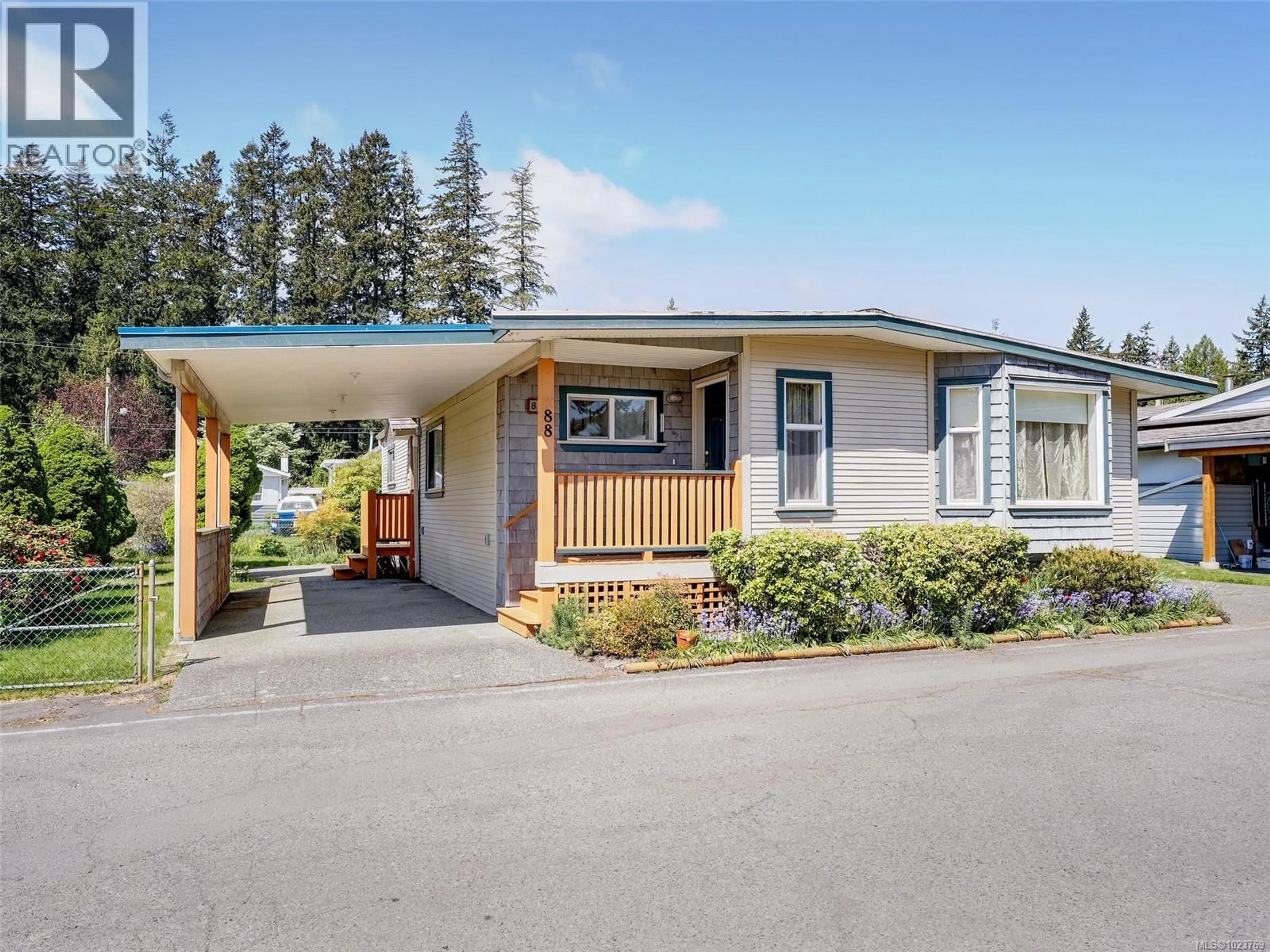 Home with vinyl exterior material, street for 88 - 2911 SOOKE LAKE ROAD, Langford British Columbia V9B4R5