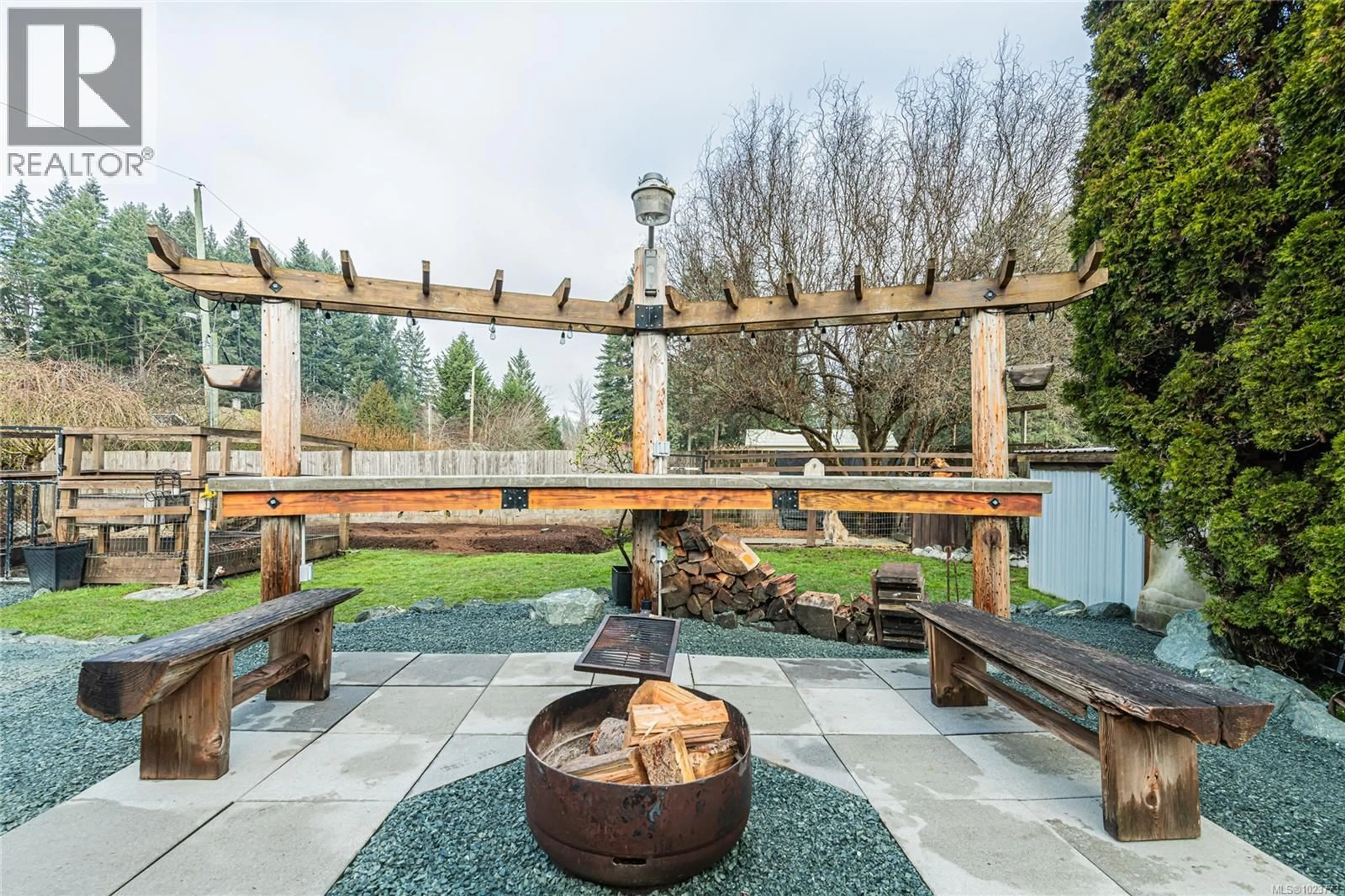 Patio, unknown for 5729 VAN KOY ROAD, Duncan British Columbia V9L6E7