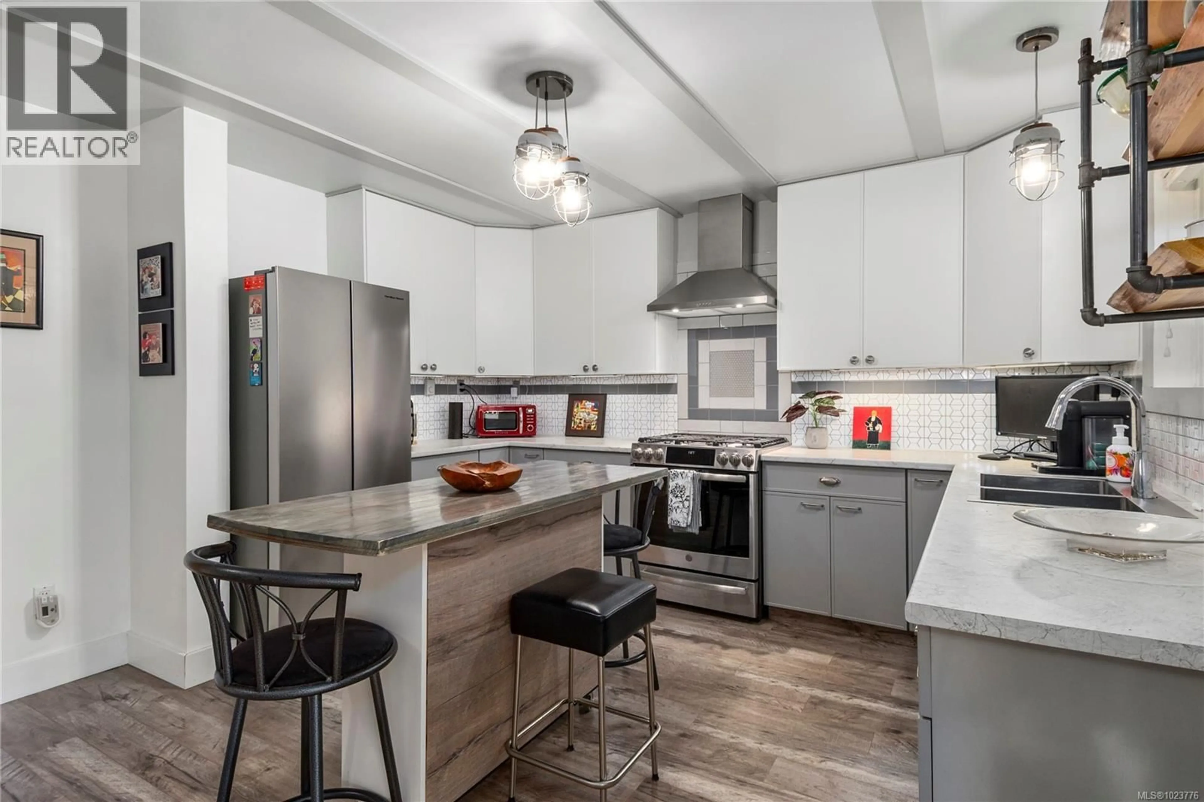 Open concept kitchen, unknown for 360 HARROGATE ROAD, Campbell River British Columbia V9W1W2