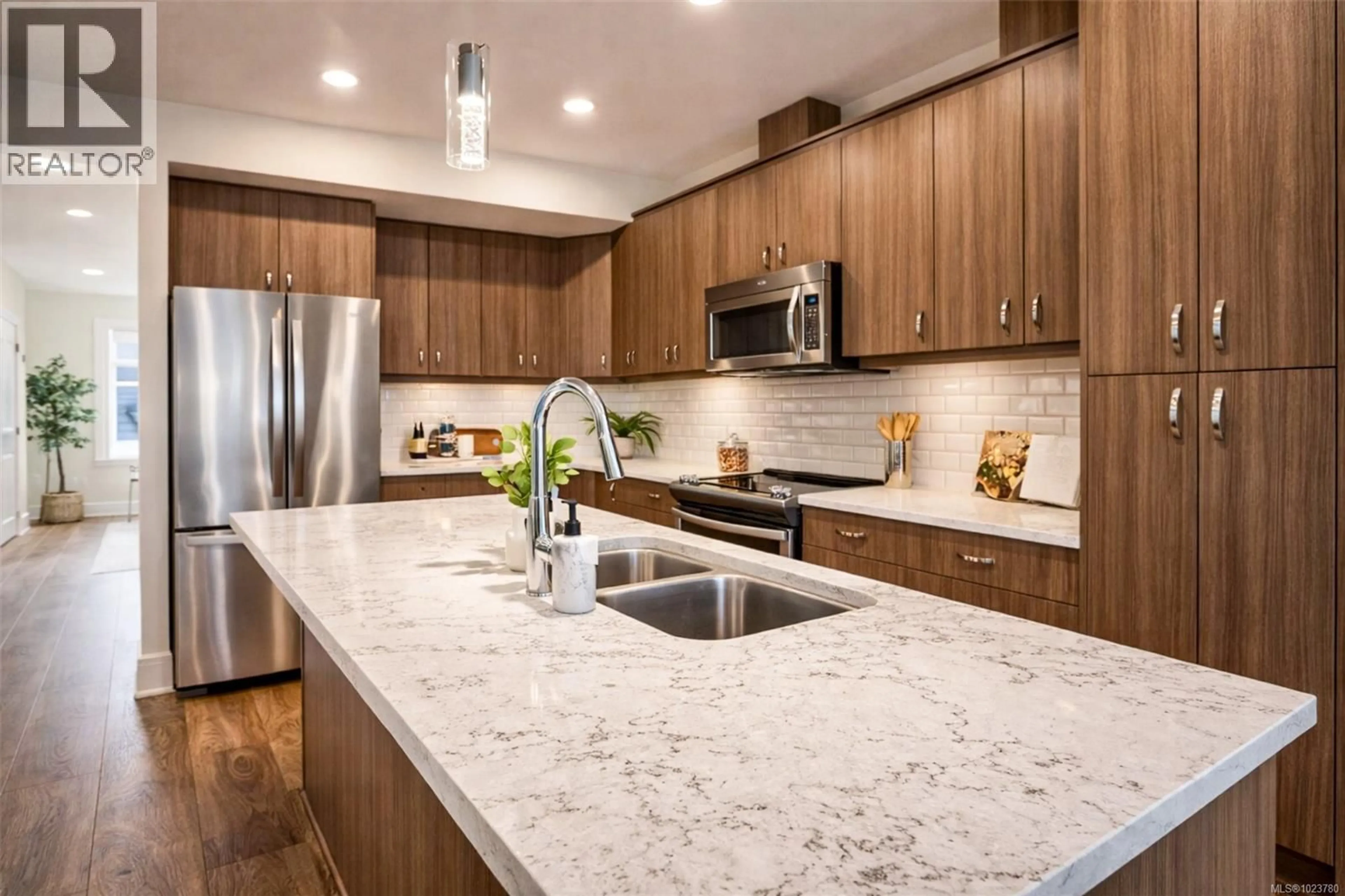 Contemporary kitchen, unknown for 1438 COMMANDER COURT, Langford British Columbia V8Z5A3