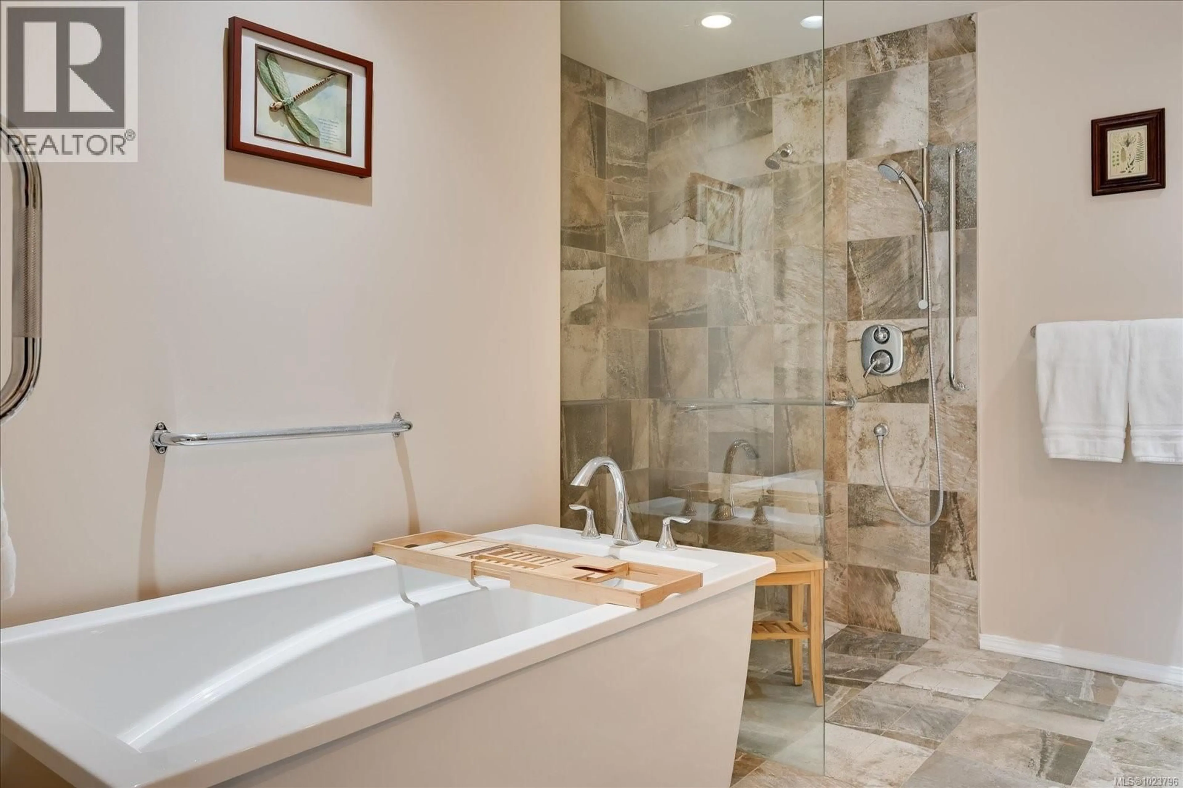 Contemporary bathroom, ceramic/tile floor for 817 STANHOPE ROAD, Parksville British Columbia V9P0C7